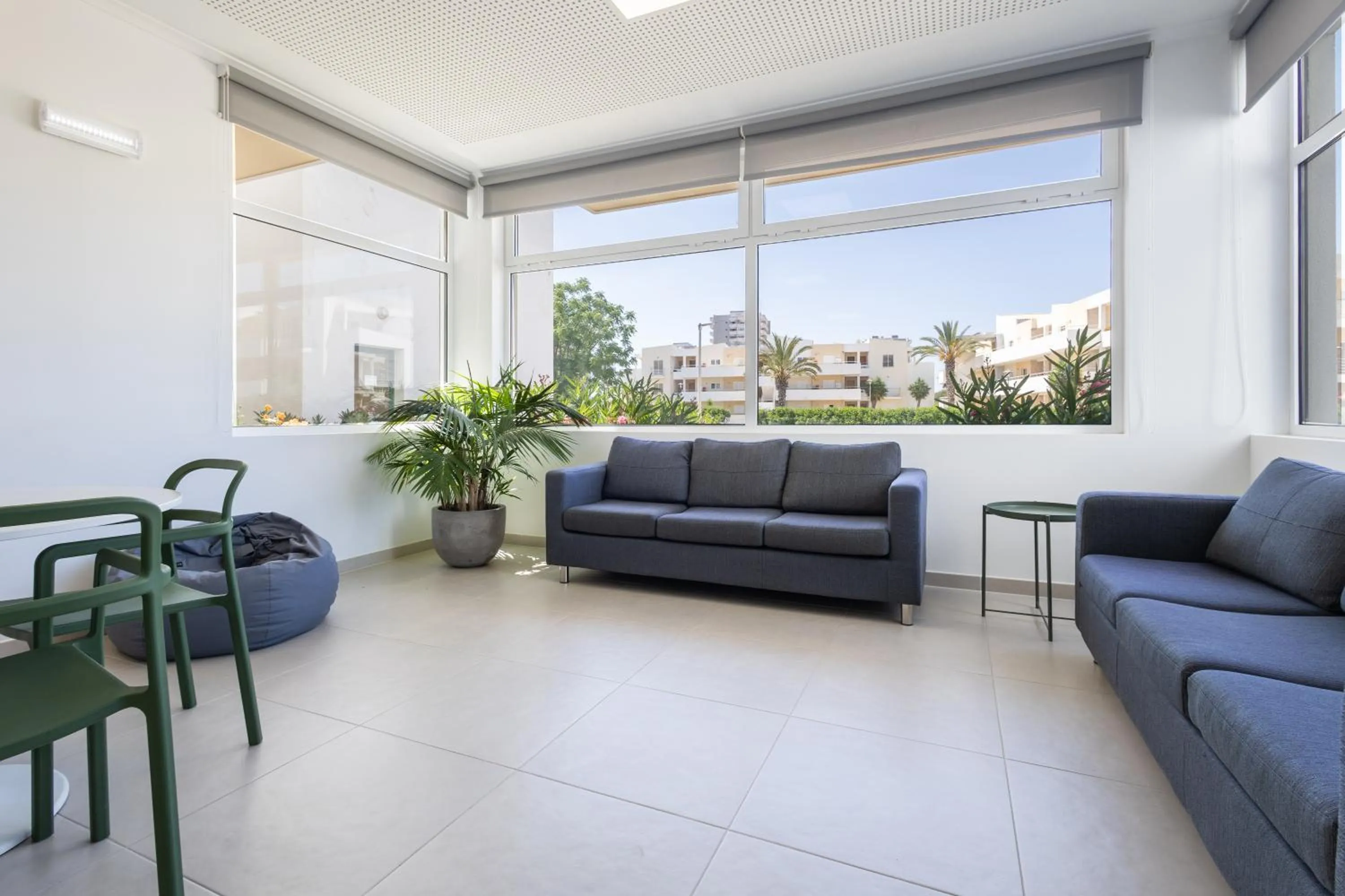 Communal lounge/ TV room in Dunas Hostel & Guesthouse