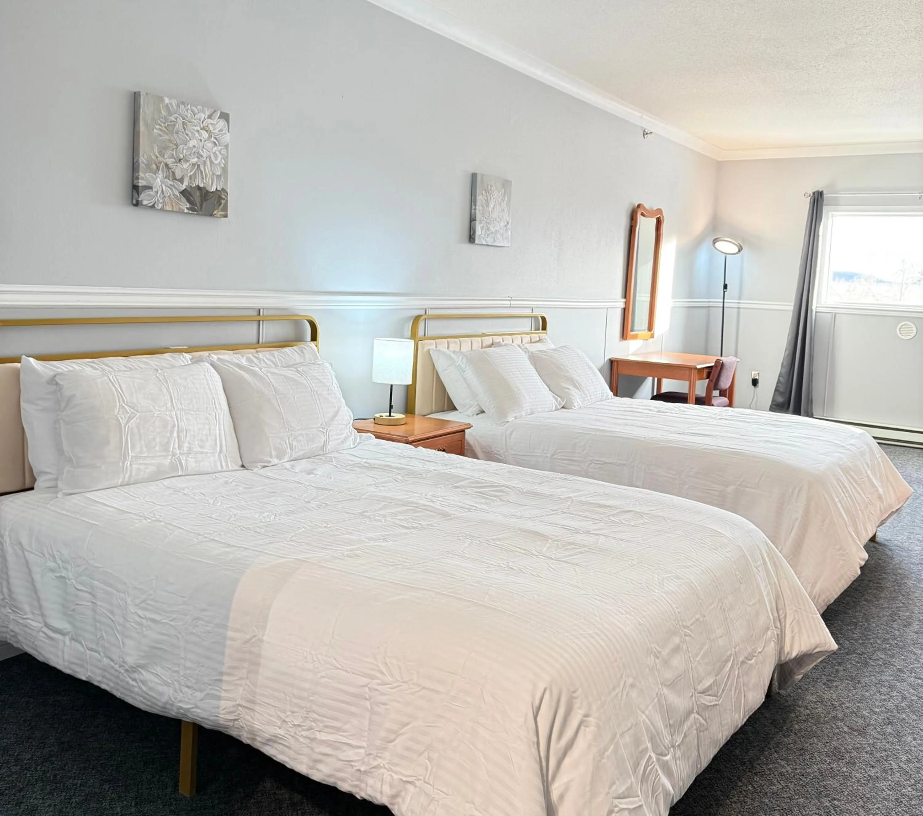 Bed in Elite Hotel -Downtown Center- "Ski & Northern light Tour" "Hot Spring Tour "Long-term stay"