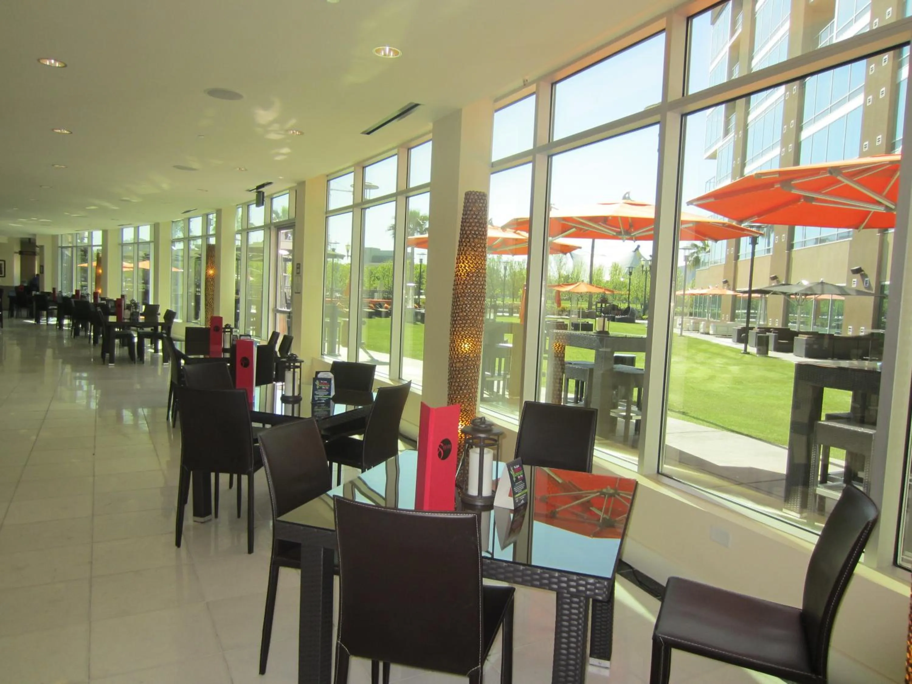 Restaurant/places to eat in University Plaza Waterfront Hotel