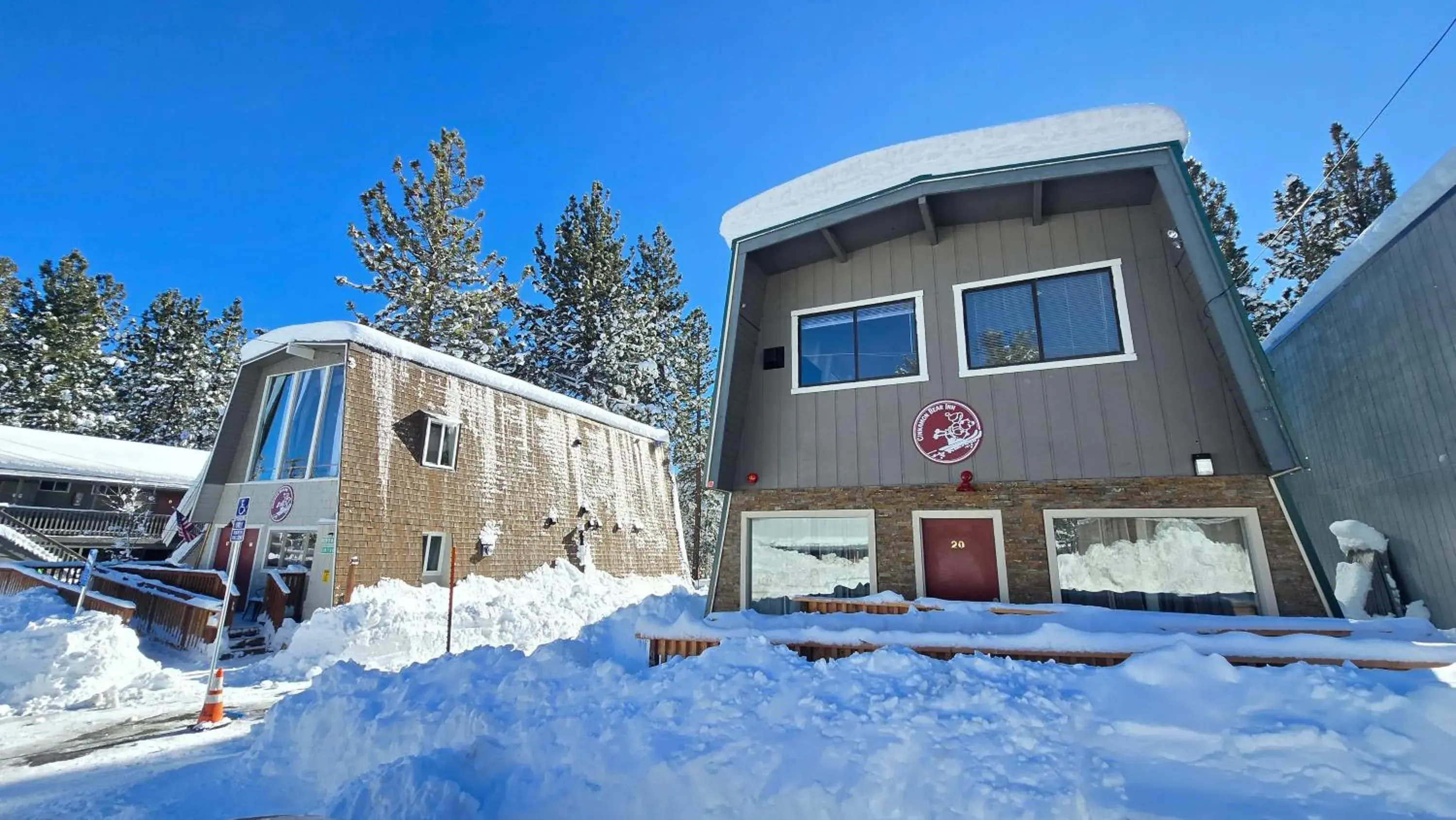 Property building in Cinnamon Bear Inn Property building in Cinnamon Bear Inn
