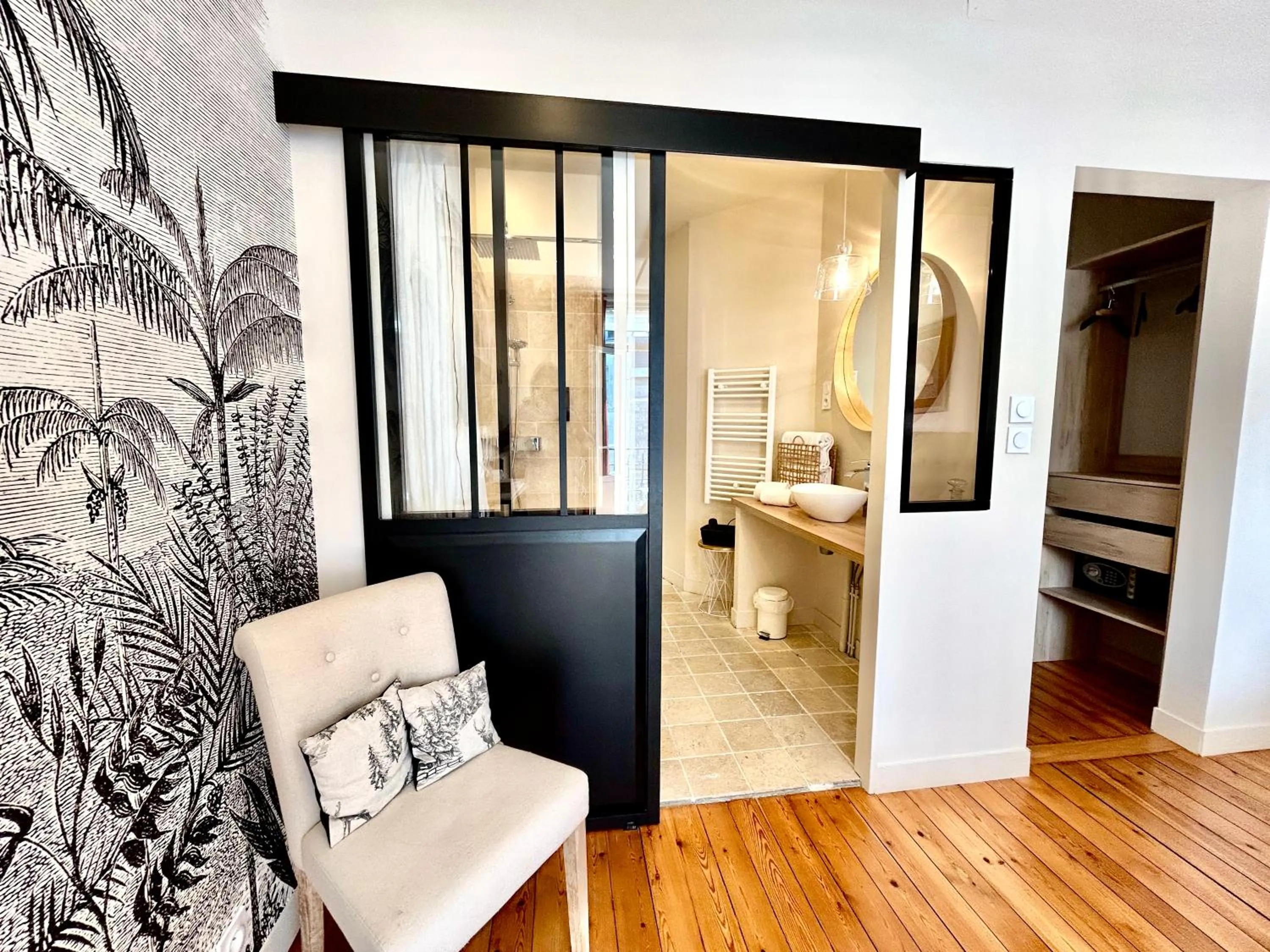 Bathroom in Chambre Roméo ou Juliette