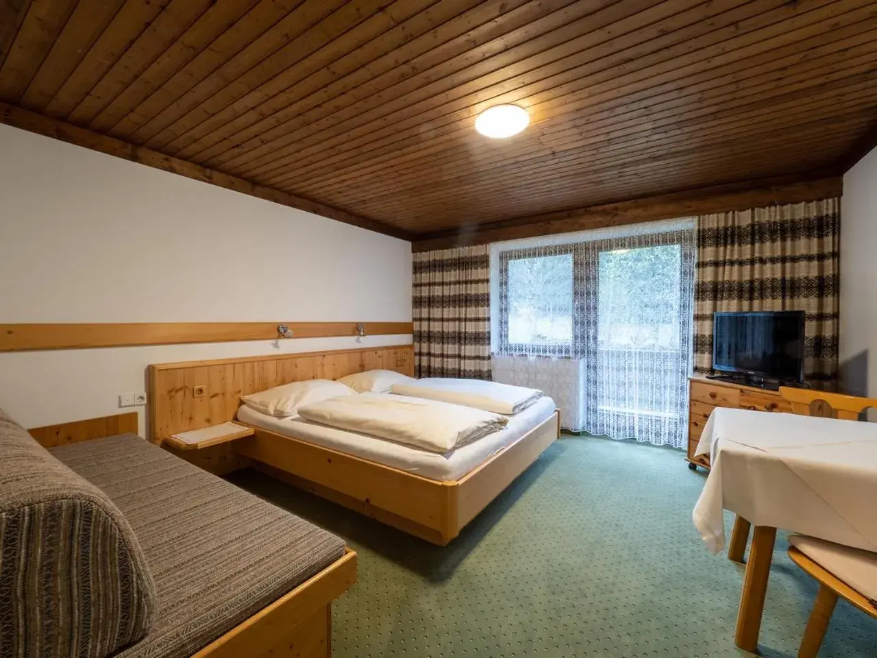 Three-Bedroom Apartment in Brandtnerhof Betriebe Three-Bedroom Apartment in Brandtnerhof Betriebe