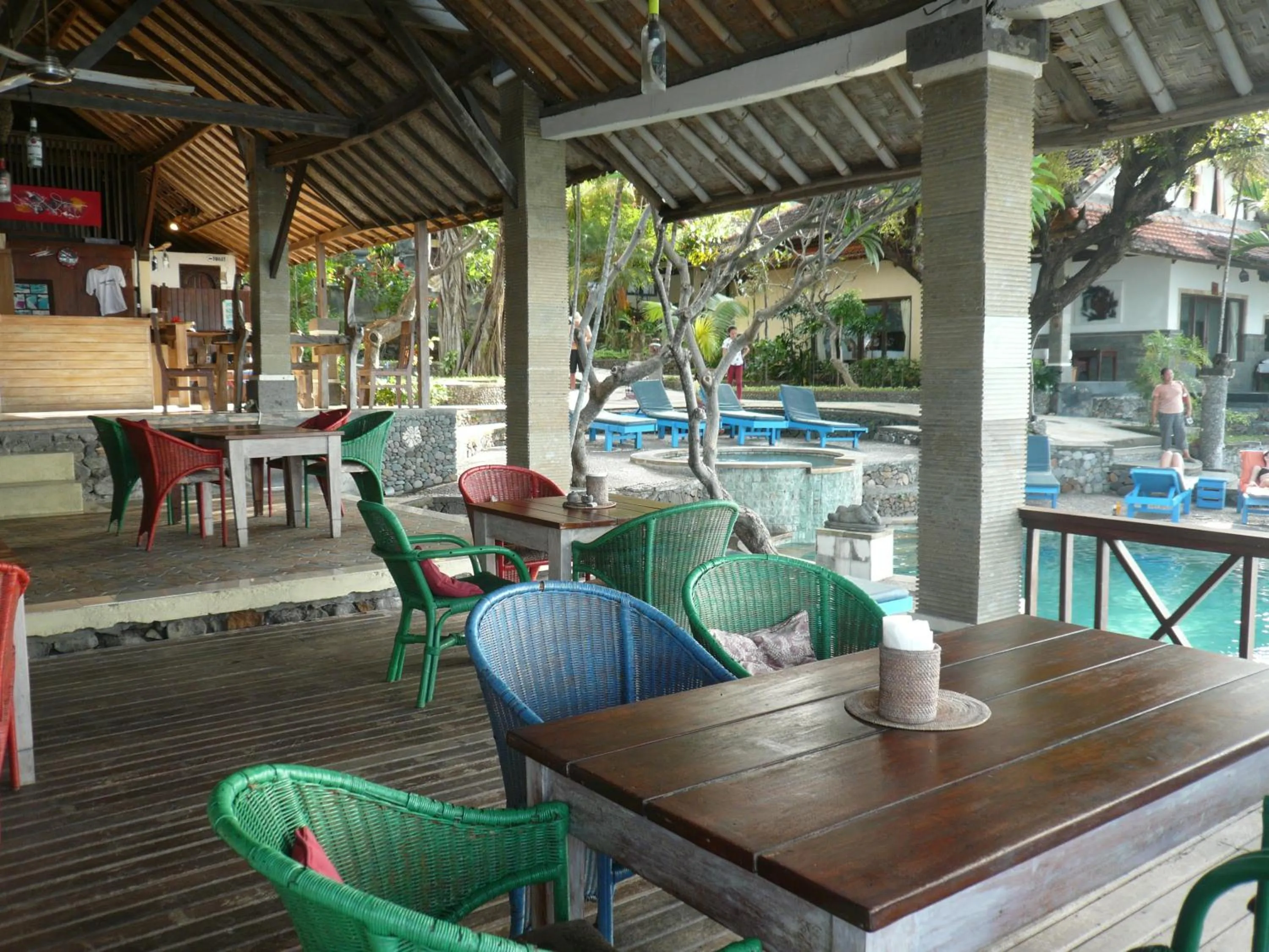 Restaurant/places to eat in Wawa Wewe II Villas