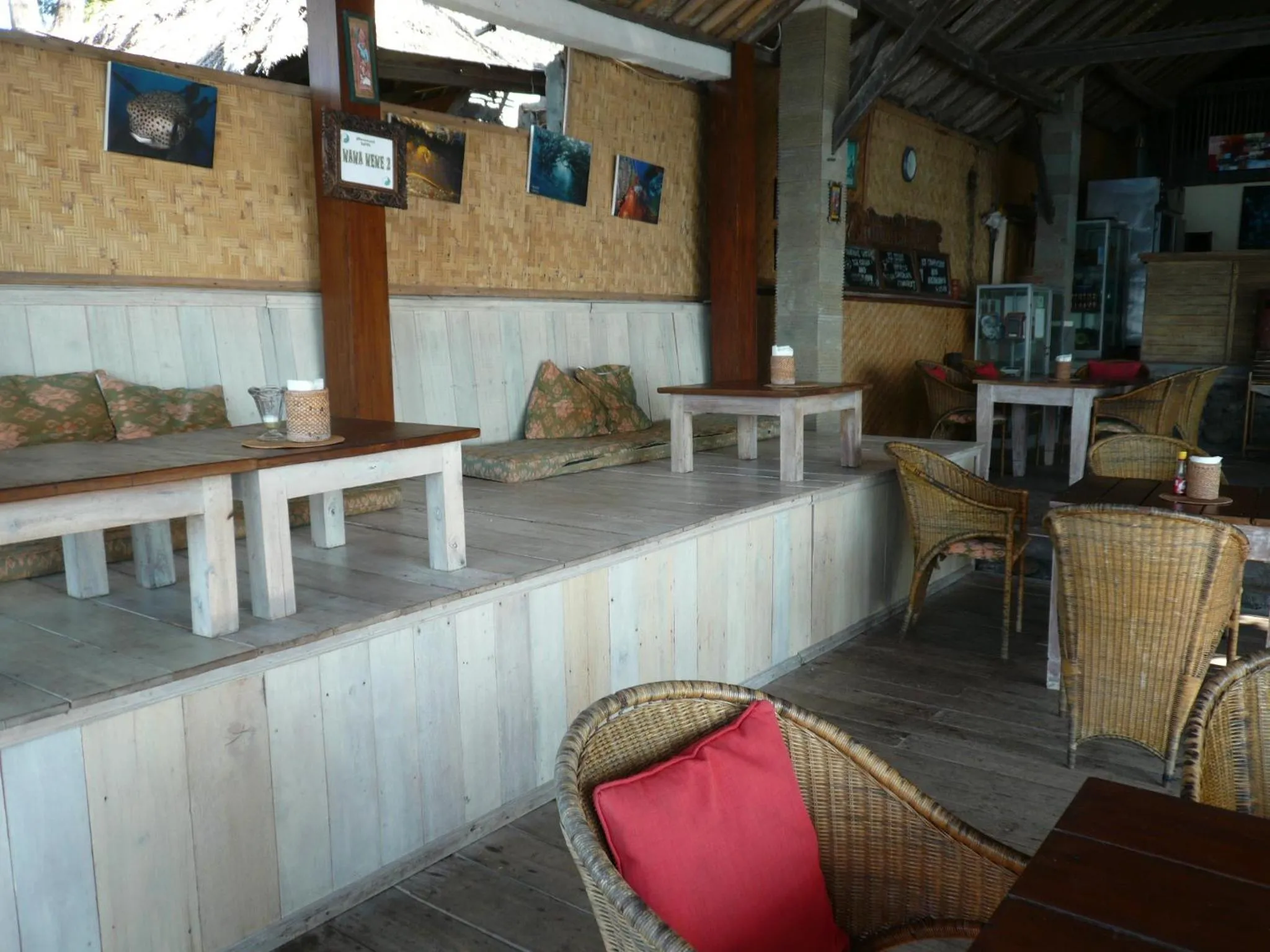 Restaurant/places to eat in Wawa Wewe II Villas