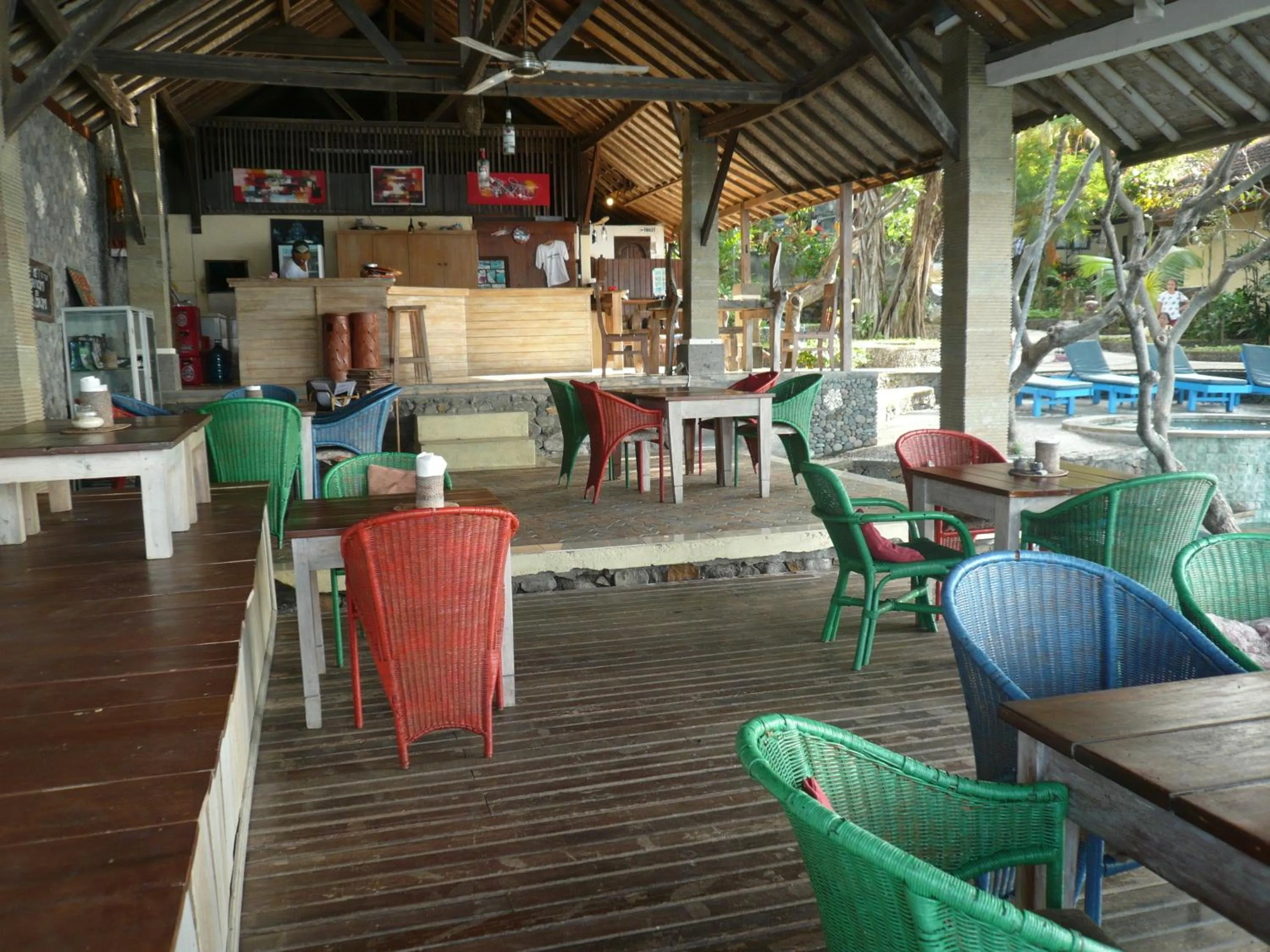 Restaurant/places to eat in Wawa Wewe II Villas