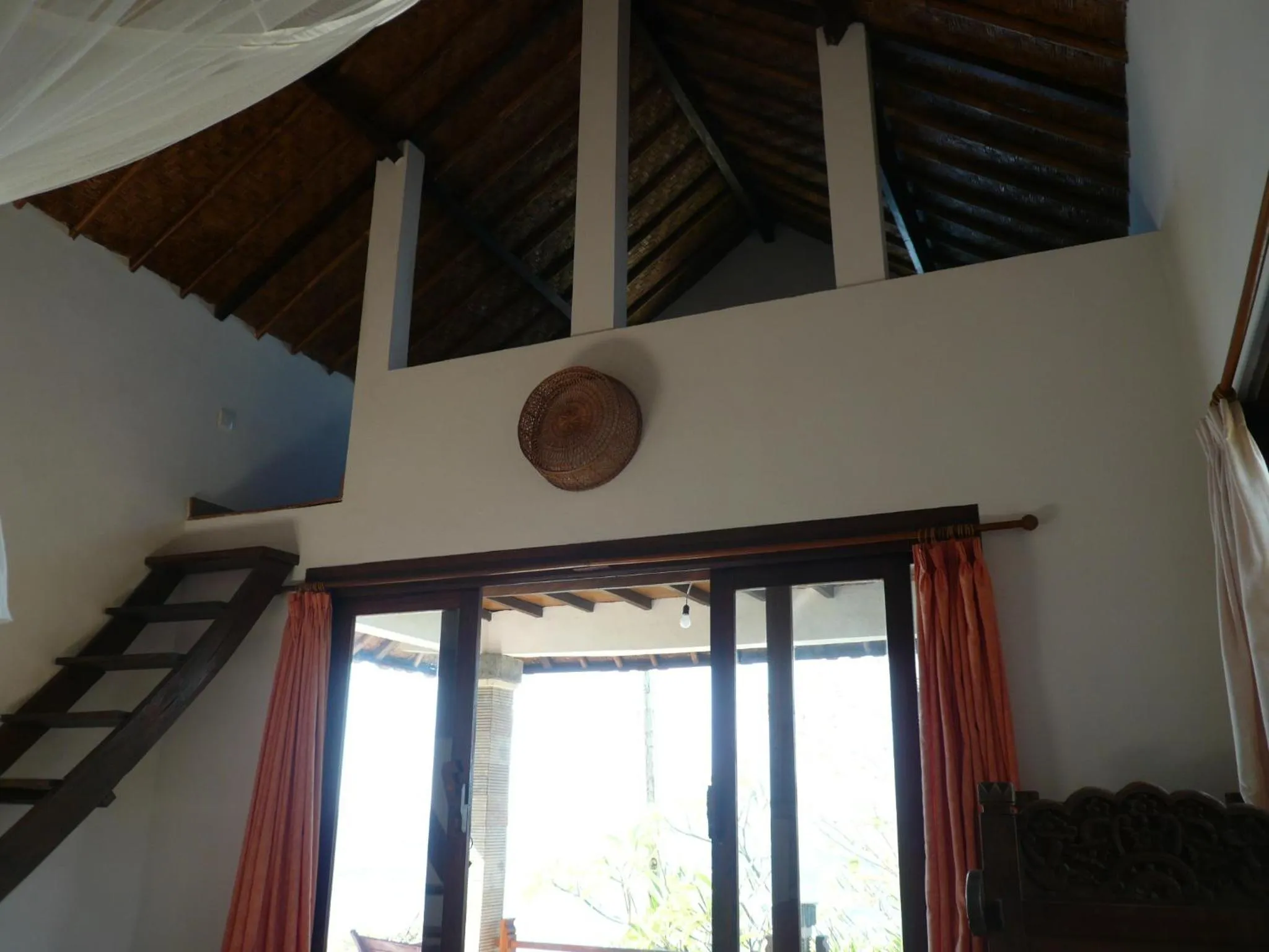 Photo of the whole room in Wawa Wewe Rock