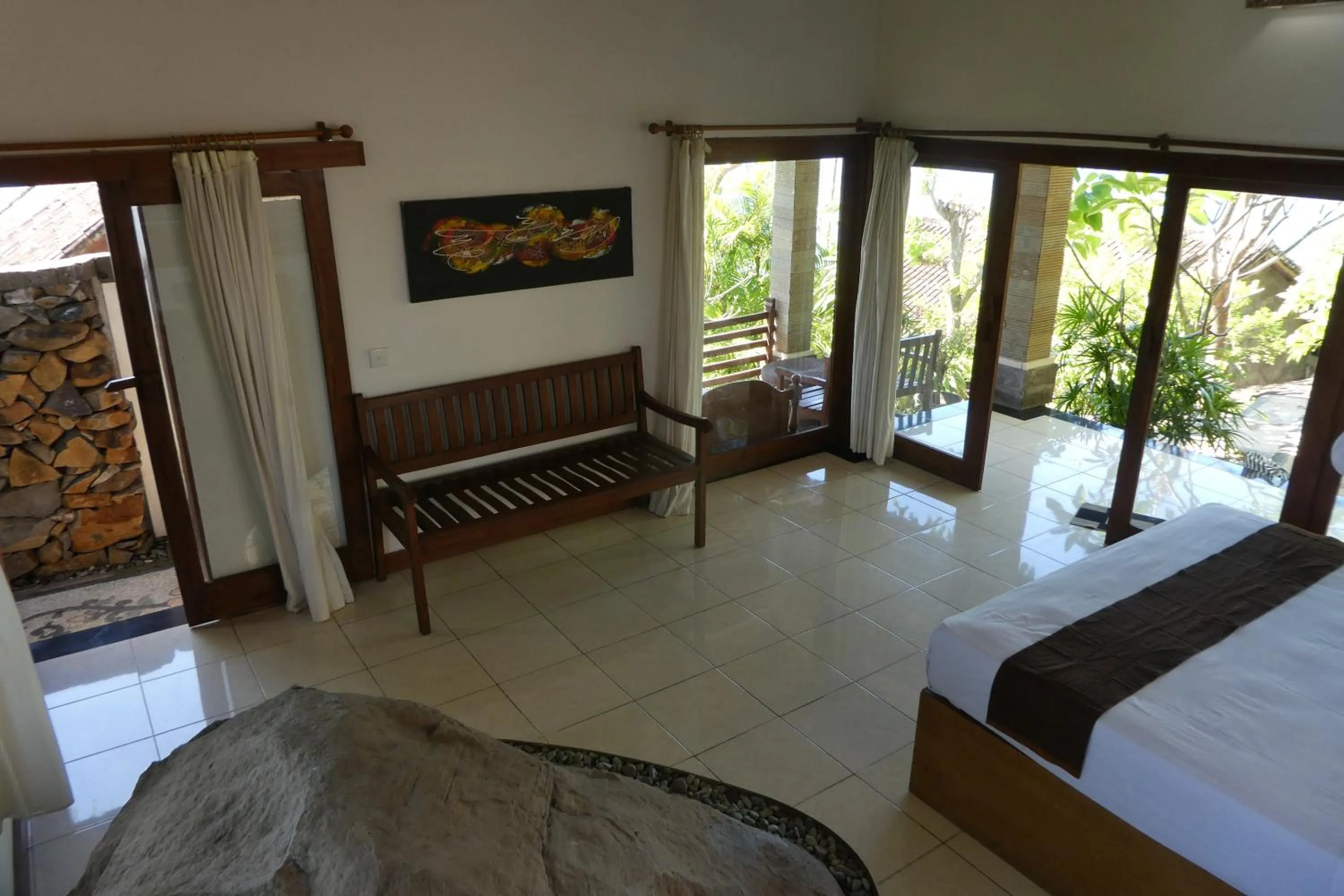 Photo of the whole room, Bed in Wawa Wewe Rock