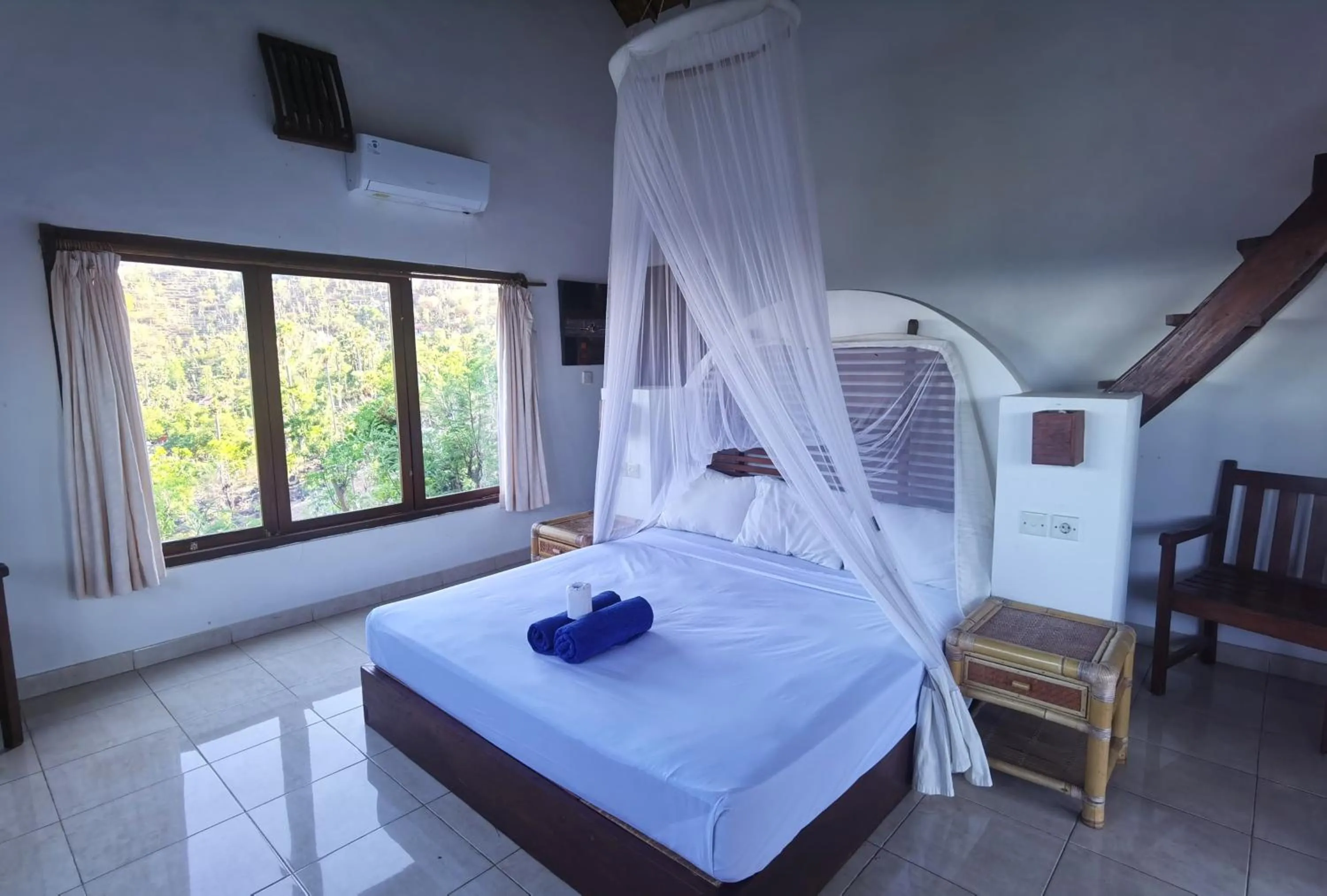 Bed in Wawa Wewe Rock