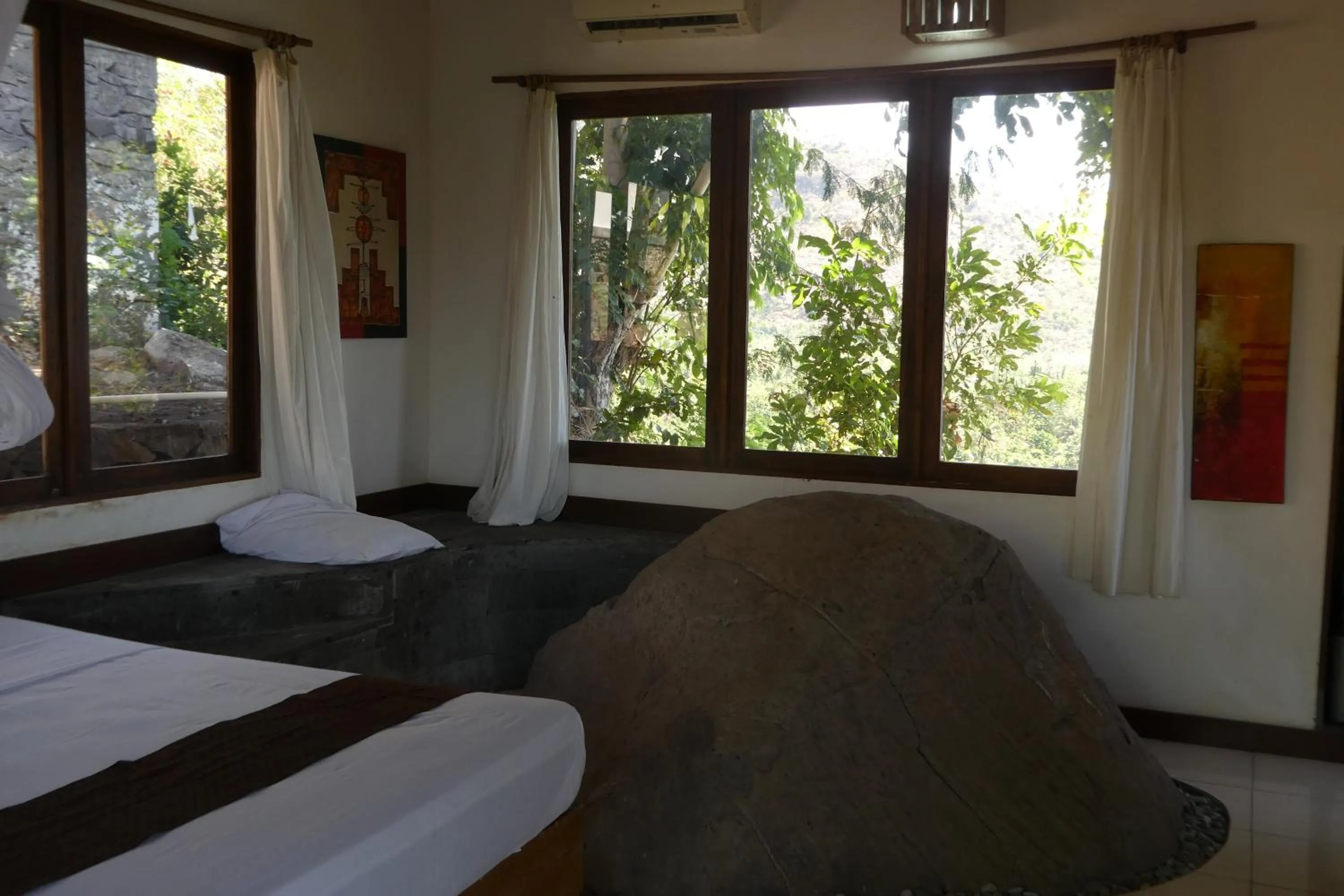 Bathroom, Bed in Wawa Wewe Rock