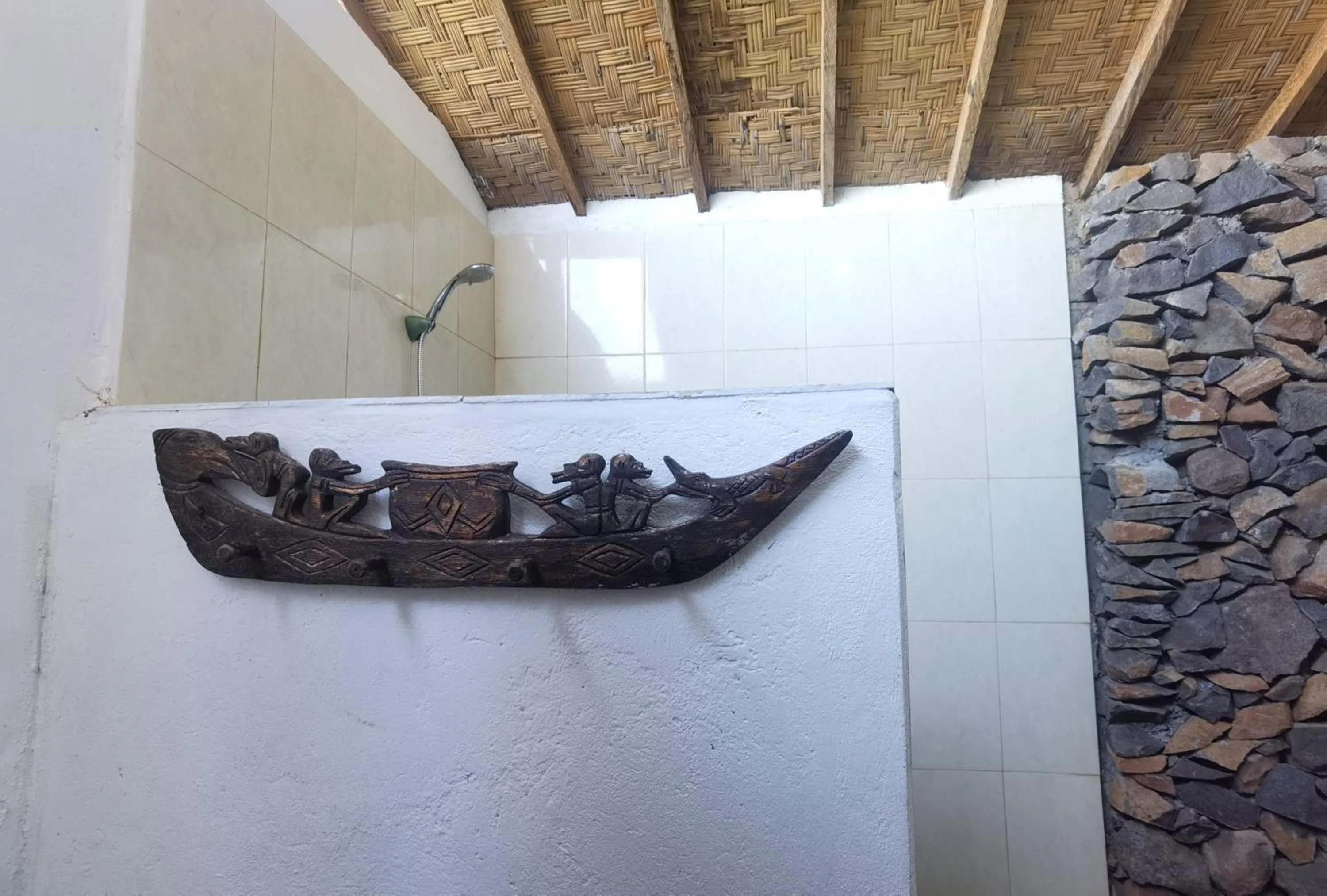 Bathroom in Wawa Wewe Rock