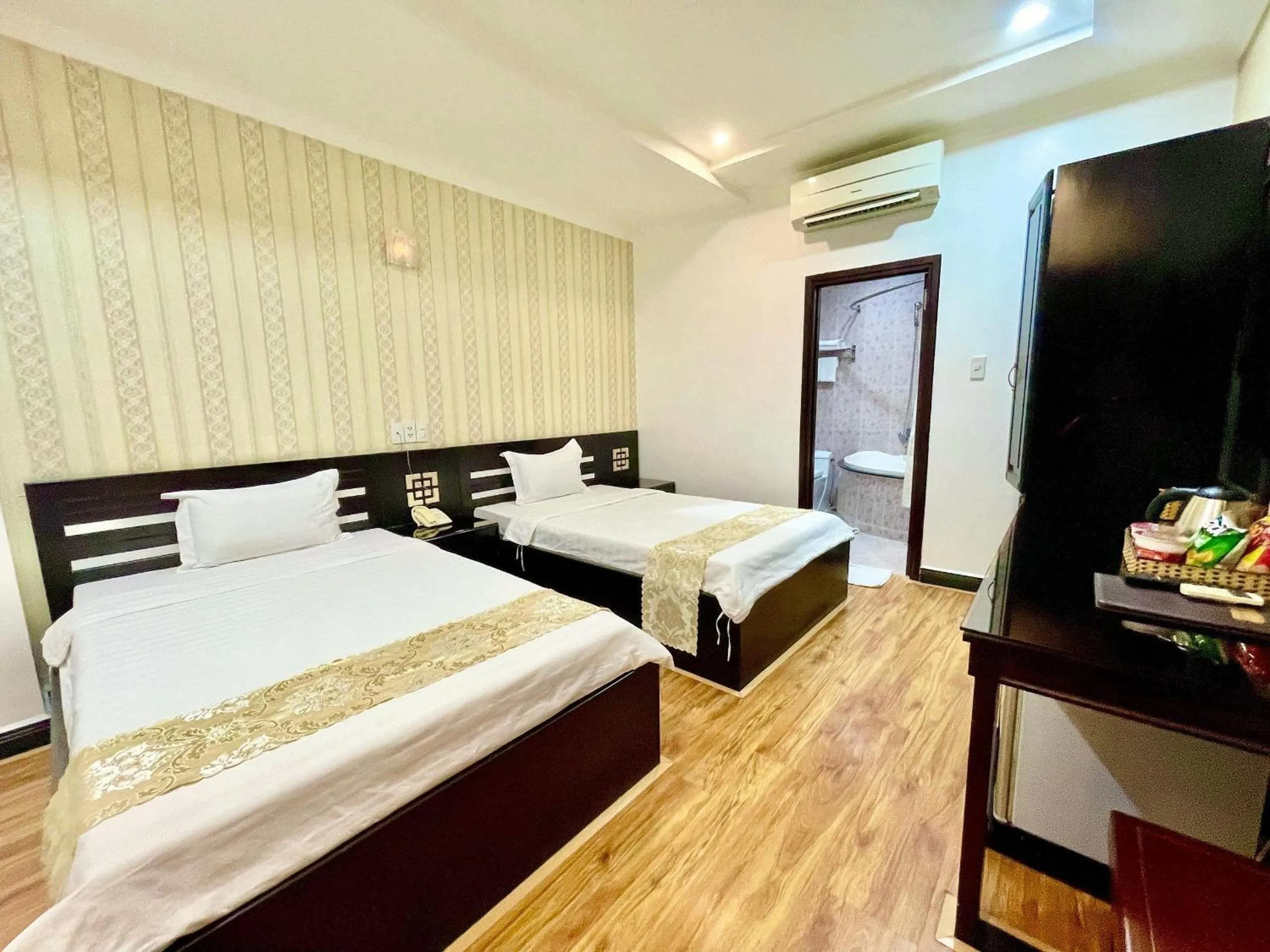 Bedroom, Bed in Linh Phuong 2 Hotel