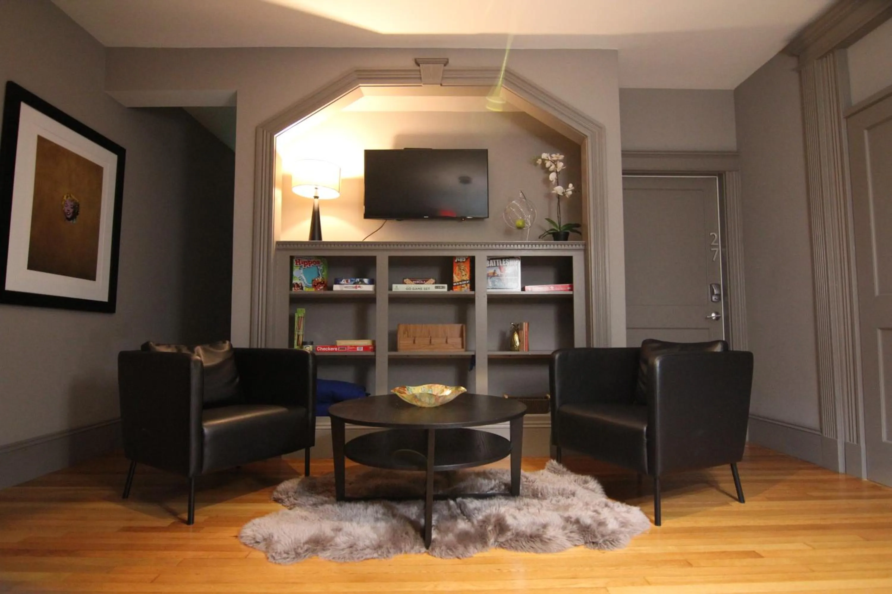 Communal lounge/ TV room in A Stylish Stay w/ a Queen Bed, Heated Floors.. #23