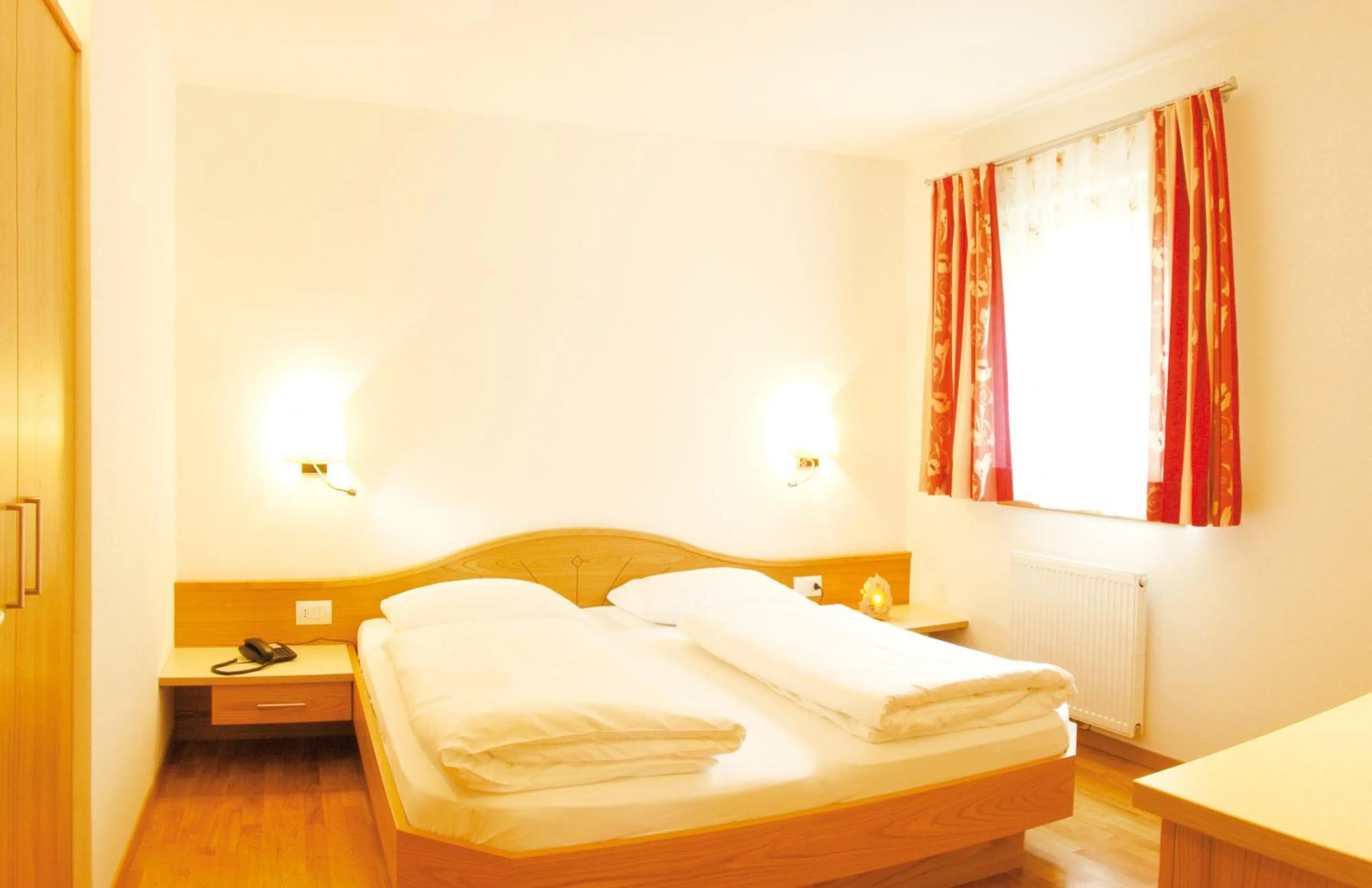 Bedroom, Bed in Hotel Sonnenhof