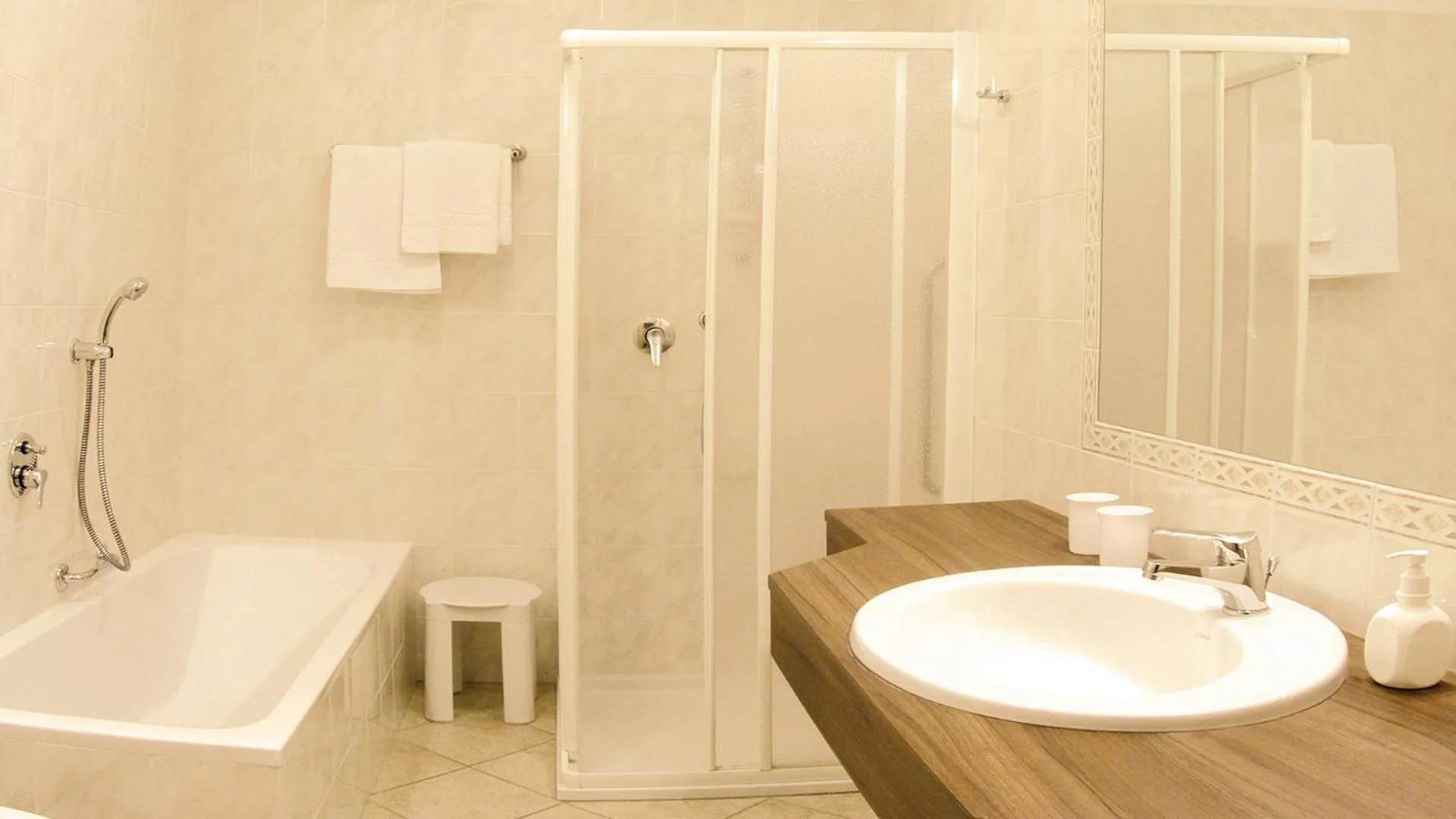 Shower in Hotel Sonnenhof