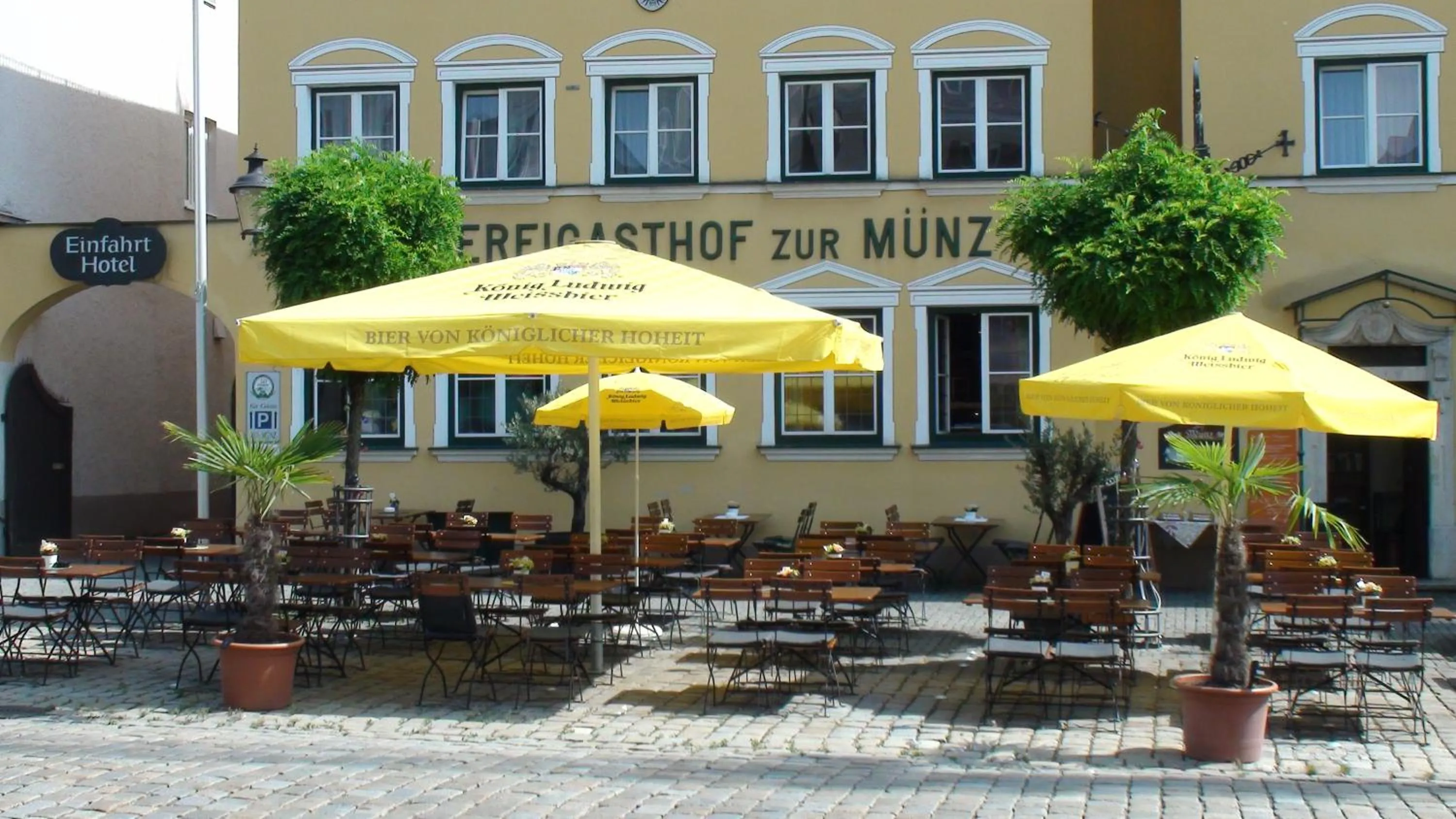 Facade/entrance in Brauereigasthof zur Münz seit 1586