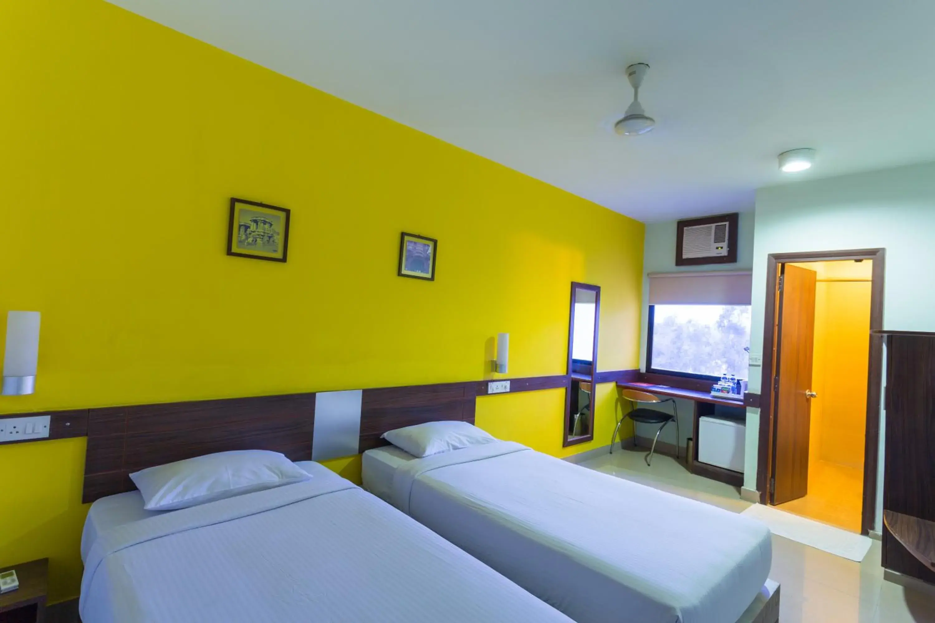 Photo of the whole room, Bed in Ginger Bangalore- Inner Ring Road Photo of the whole room, Bed in Ginger Bangalore- Inner Ring Road