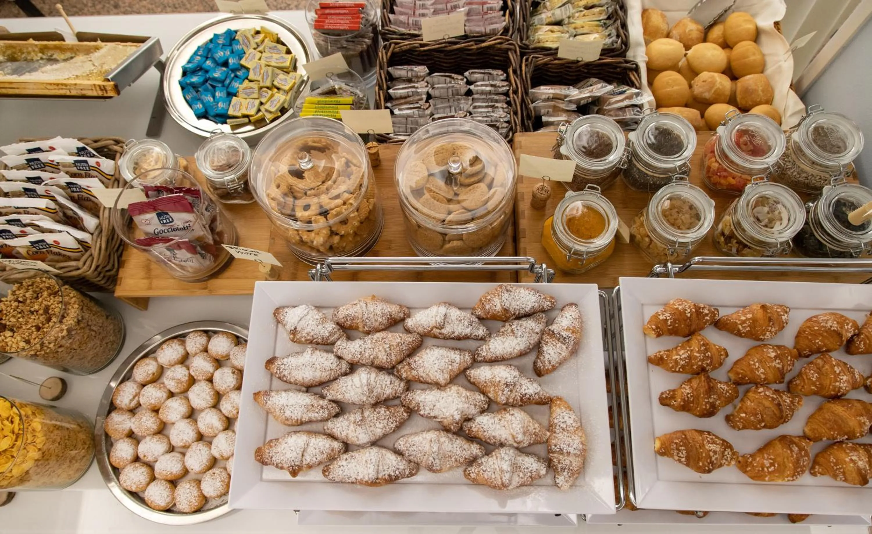 Breakfast in Hotel Villa Eugenia - 3 Stelle Superior con Private SPA e Piscina