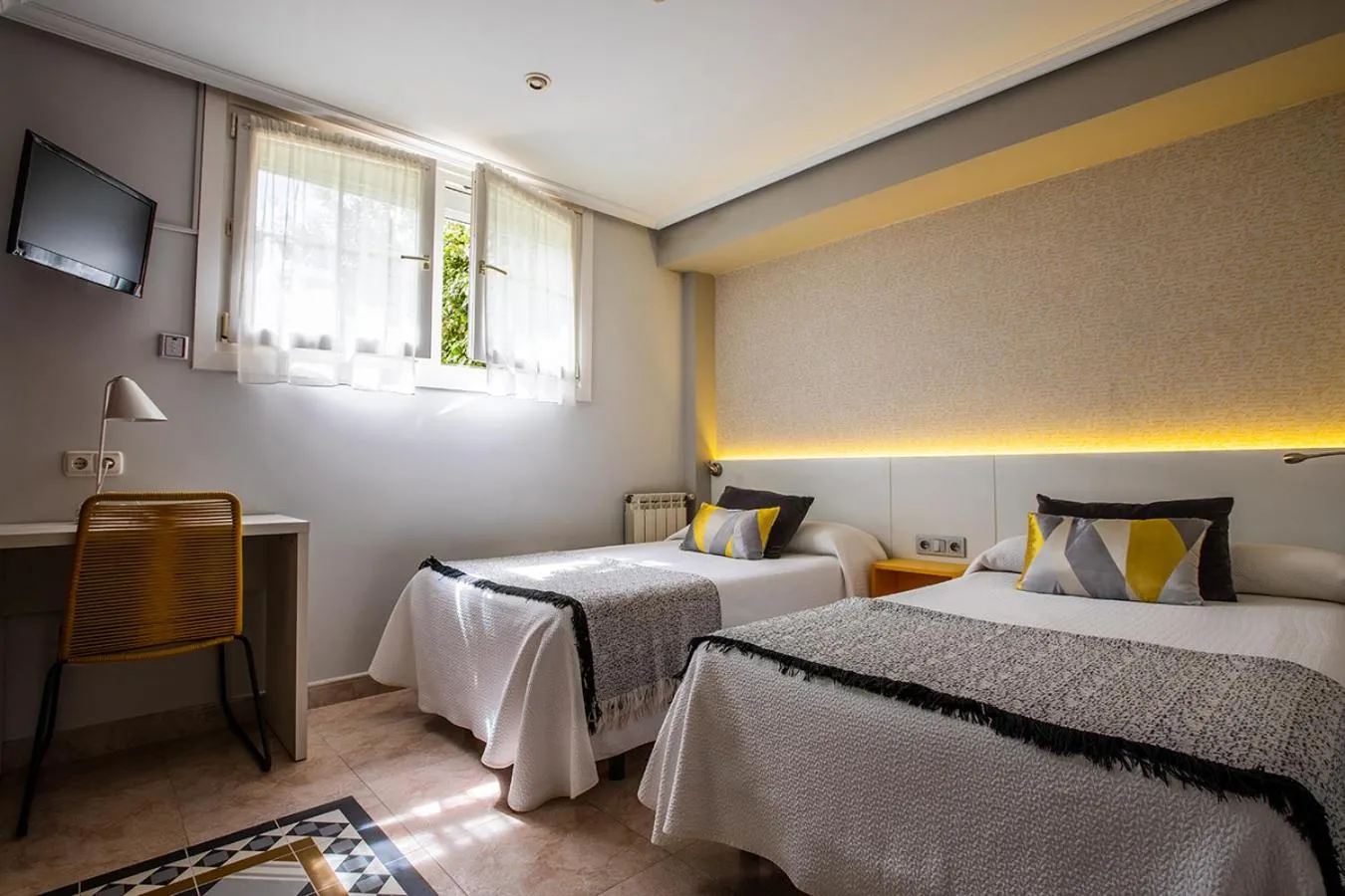 Bedroom, Bed in Pensión Zumardi