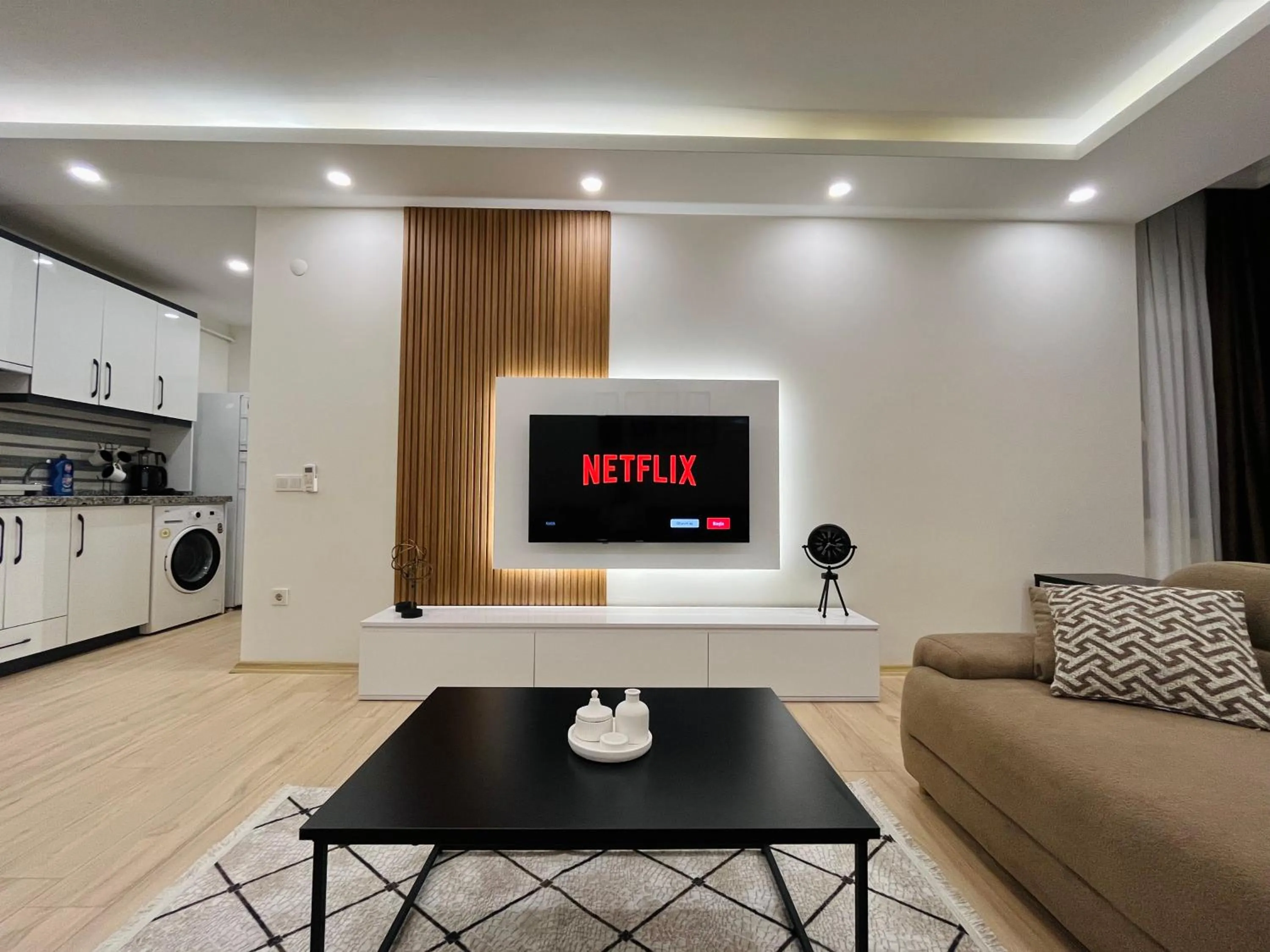 TV and multimedia in Westley Residence Taksim