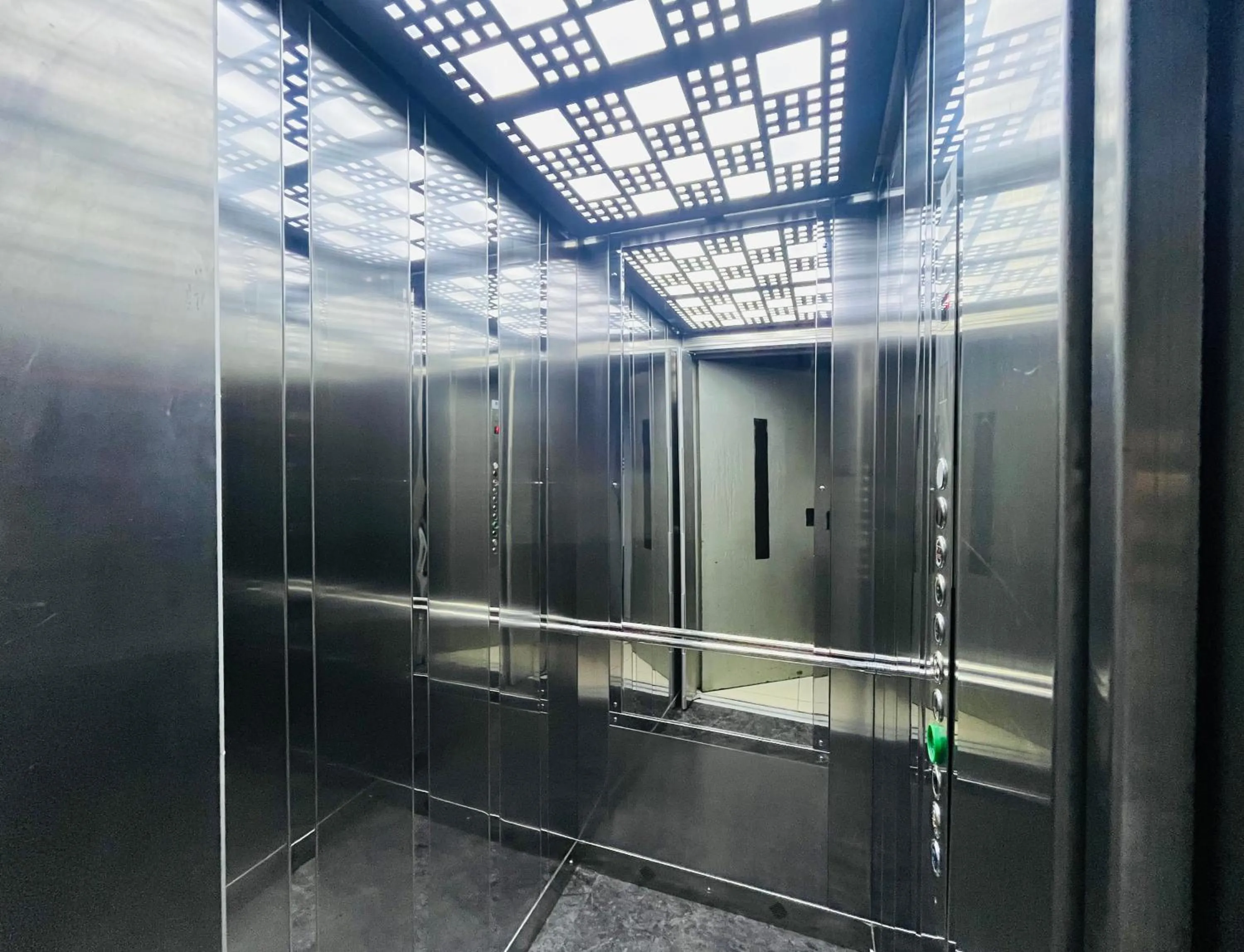 elevator in Westley Residence Taksim