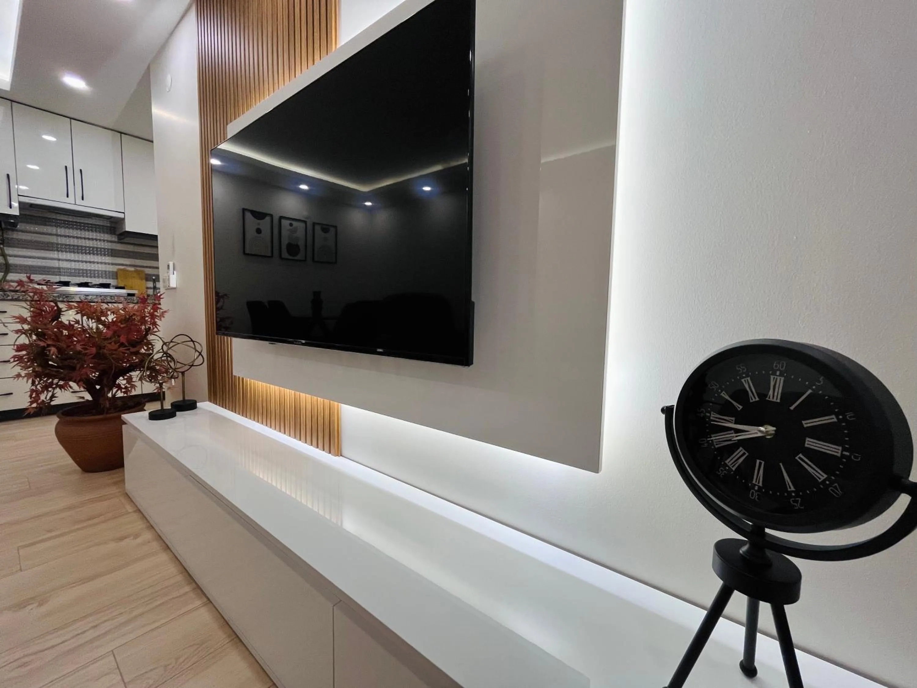 TV and multimedia in Westley Residence Taksim