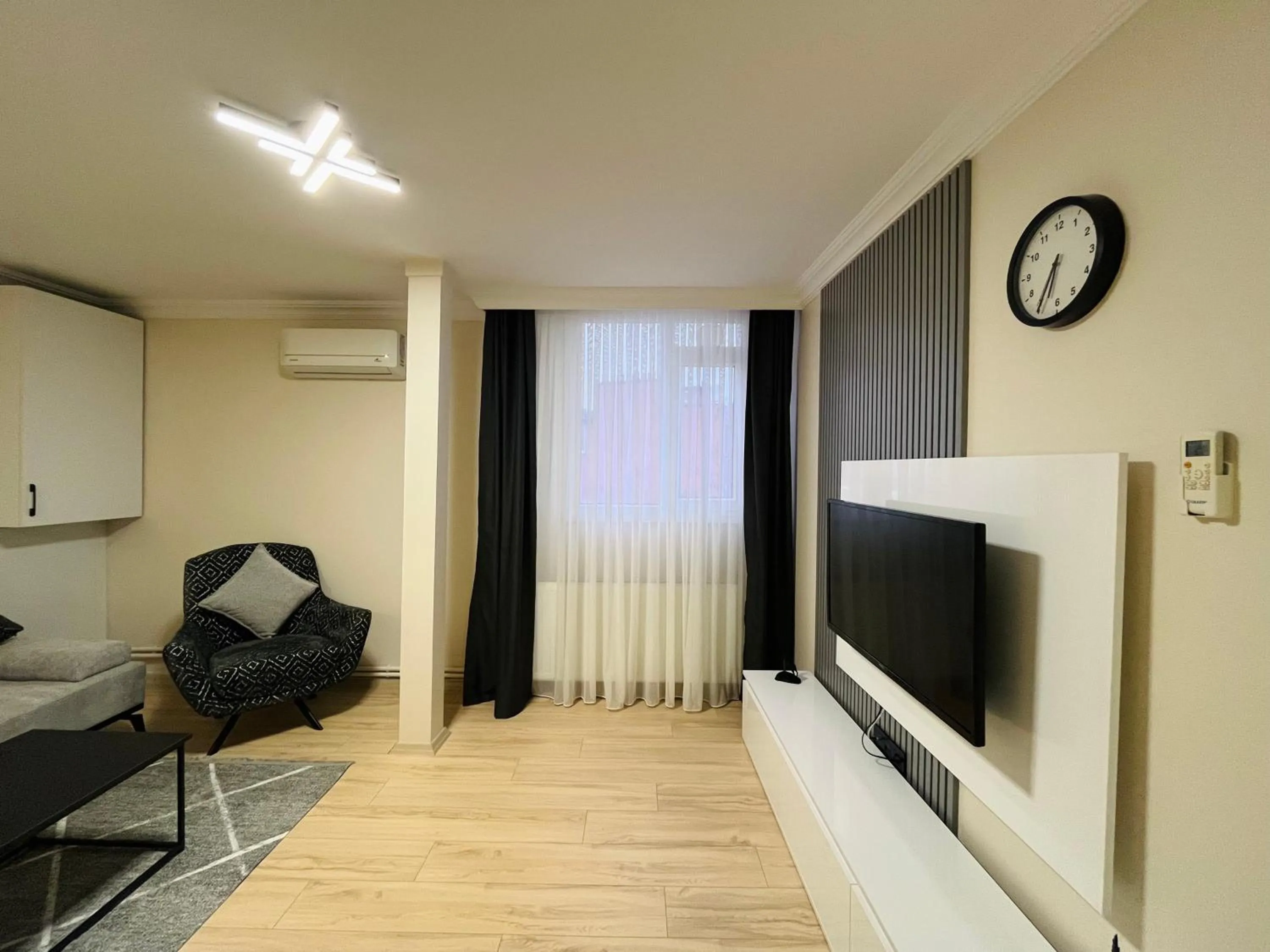 TV and multimedia in Westley Residence Taksim