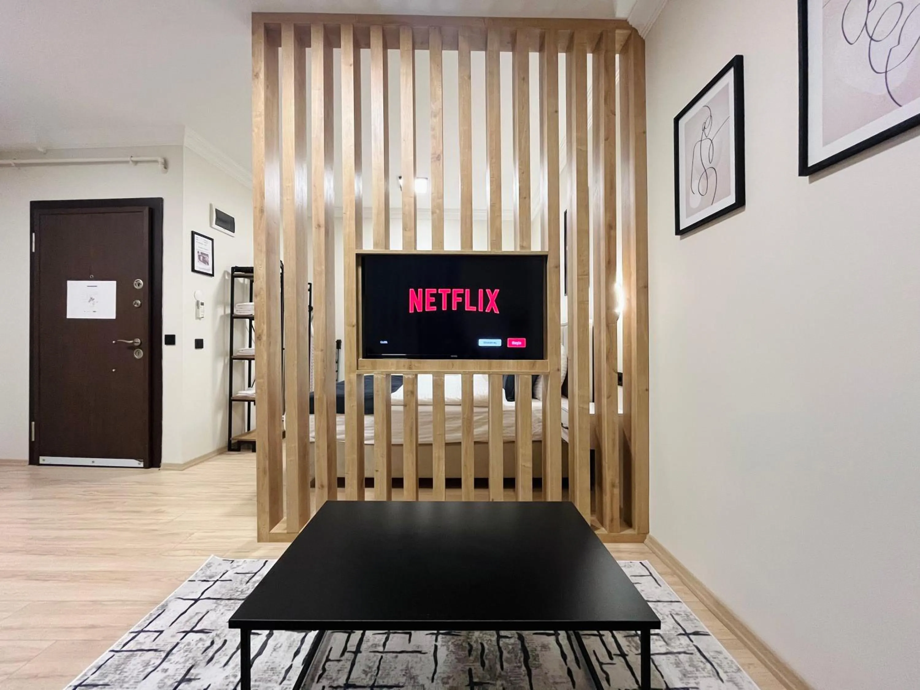 Communal lounge/ TV room in Westley Residence Taksim