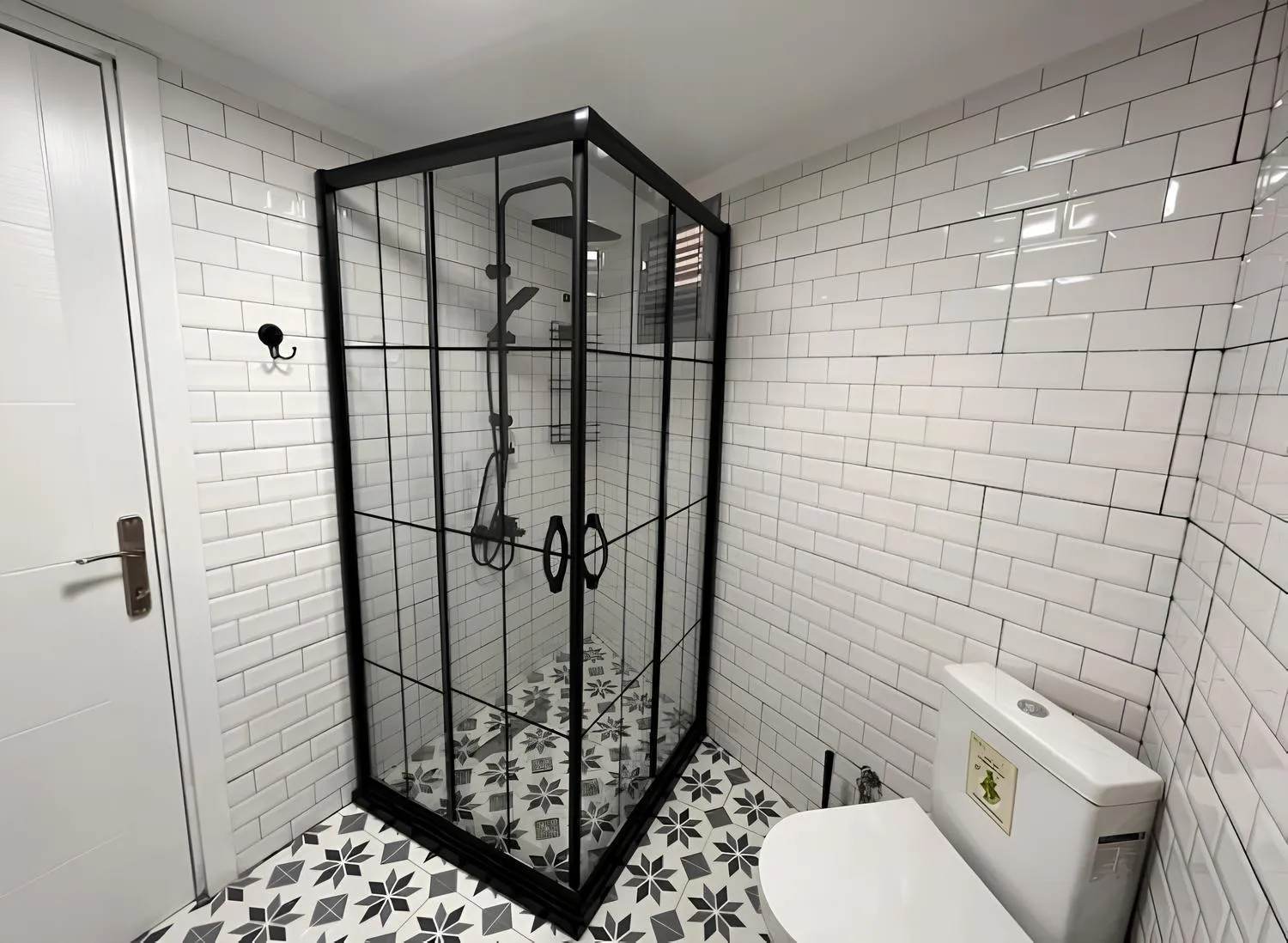 Shower in Westley Residence Taksim