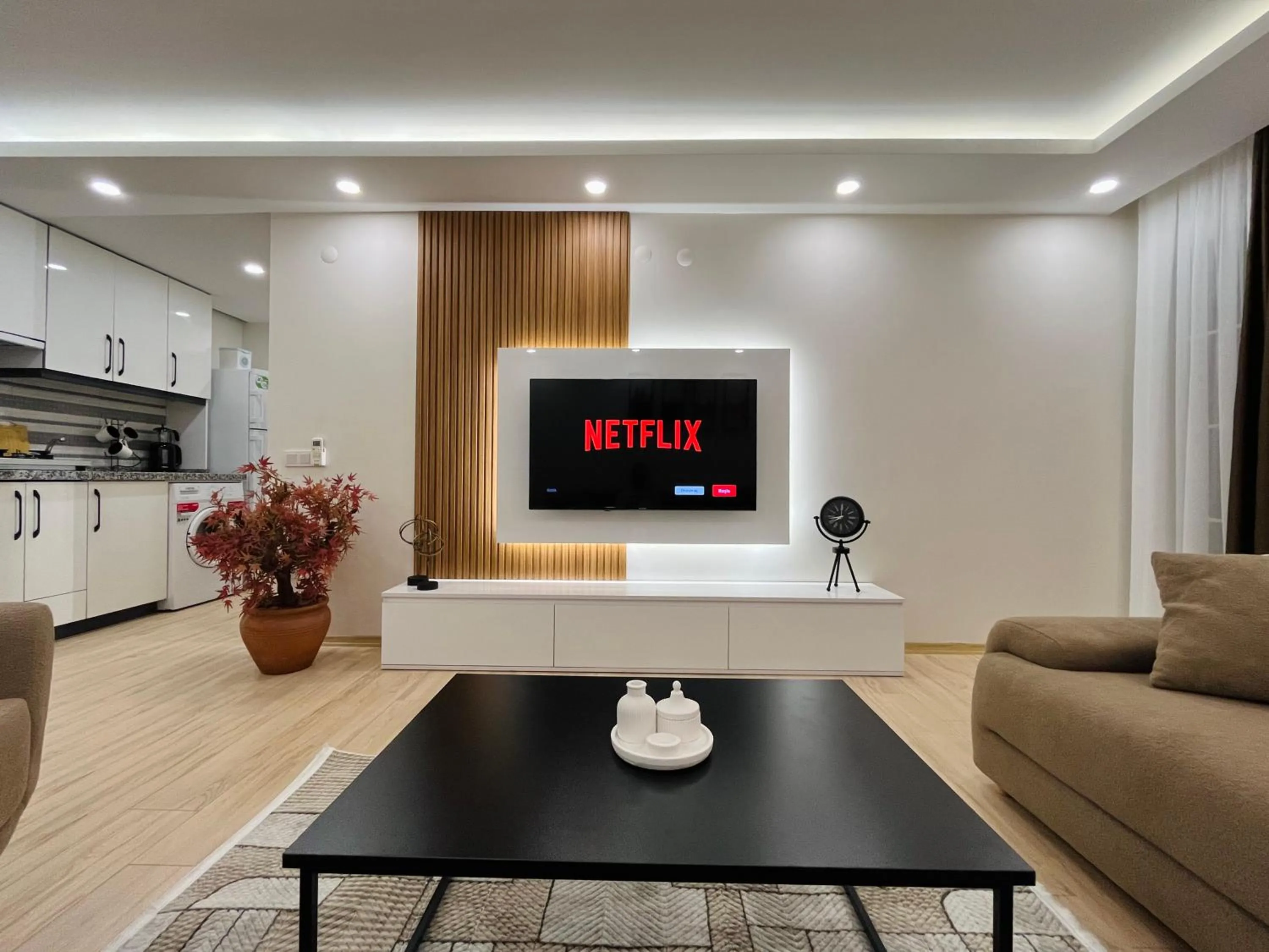TV and multimedia in Westley Residence Taksim