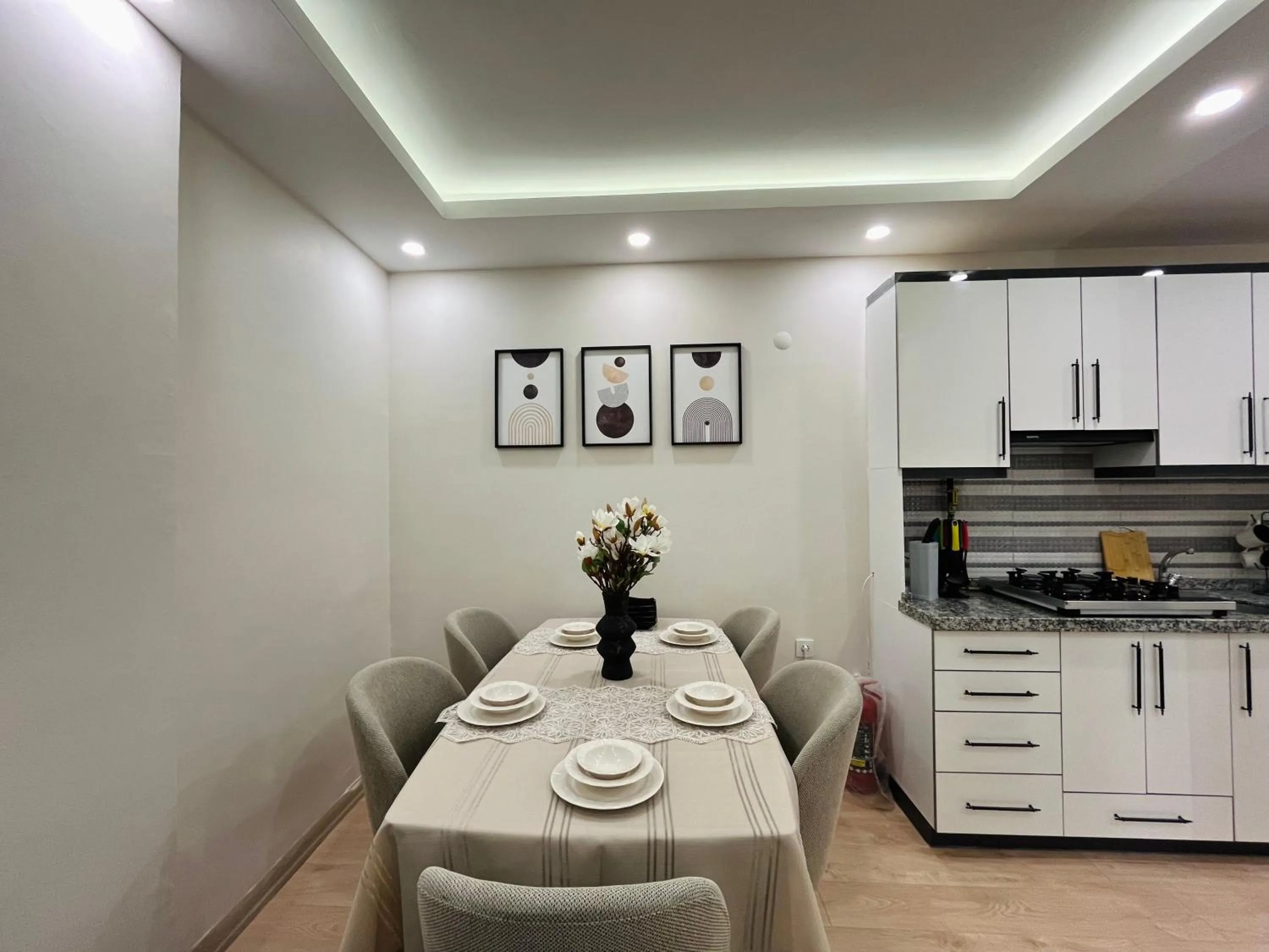 Dining area in Westley Residence Taksim