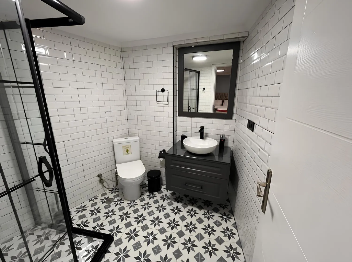 Shower in Westley Residence Taksim