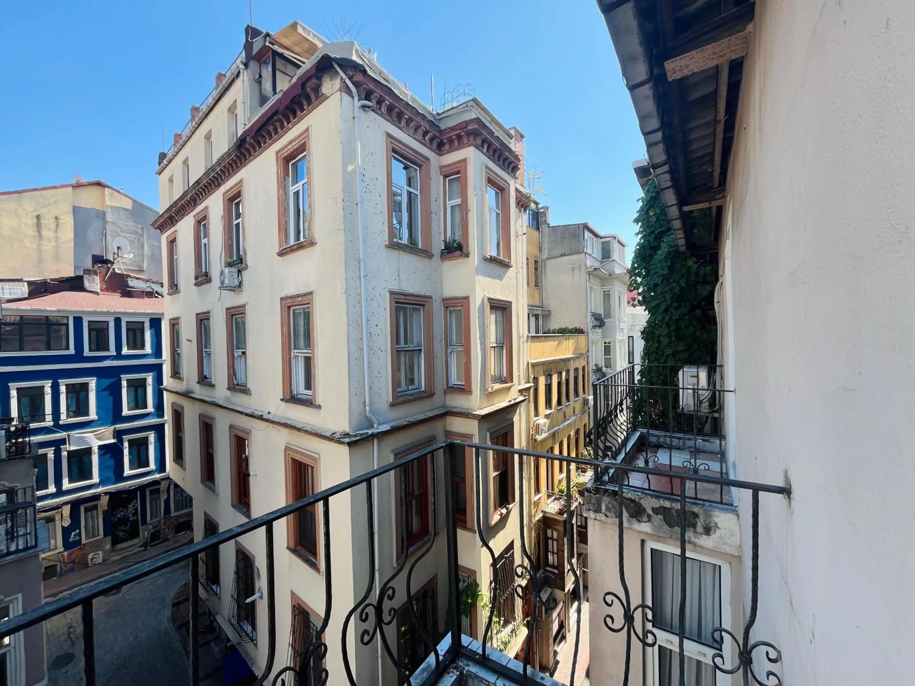 Balcony/Terrace in Westley Residence Taksim