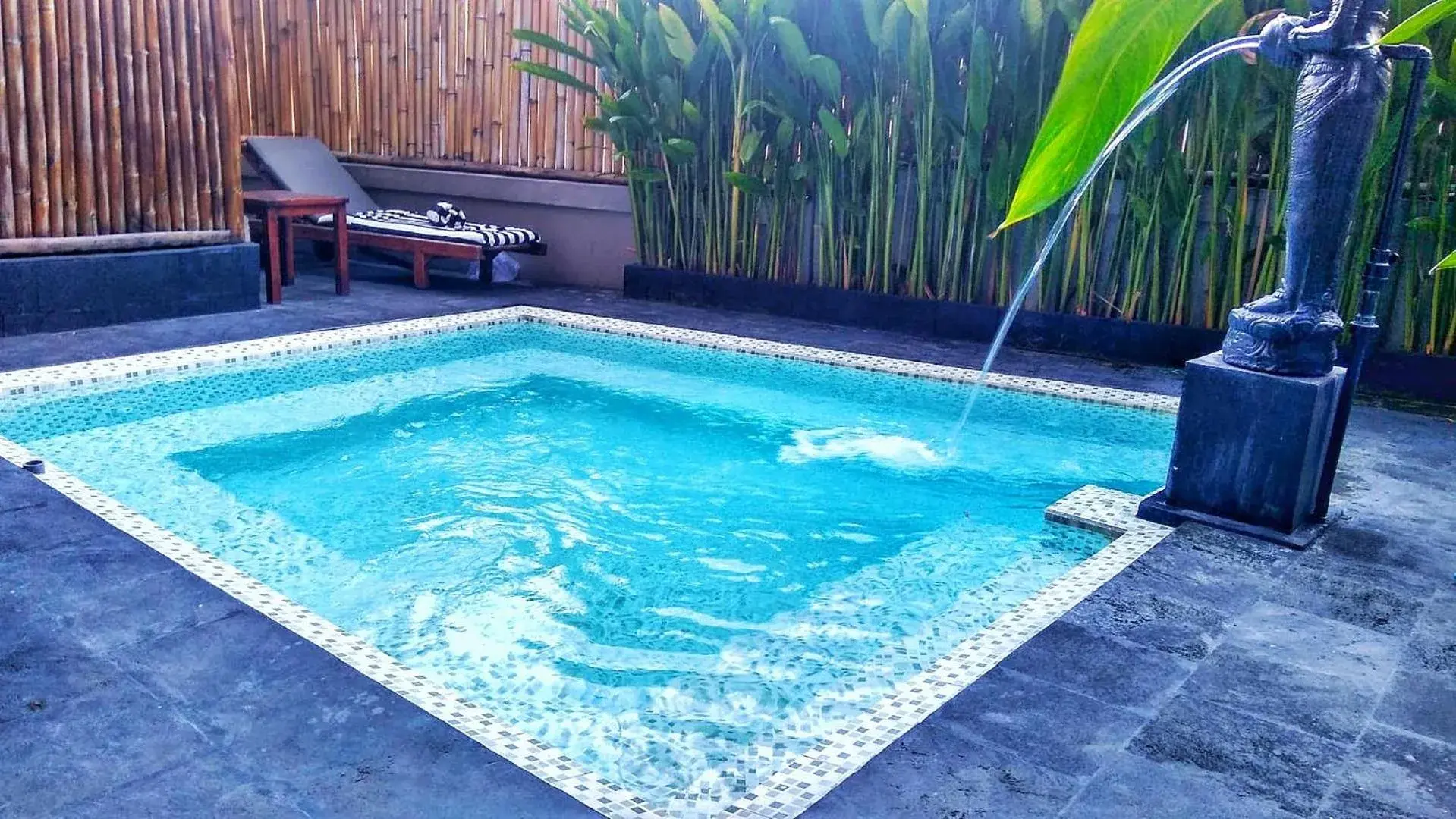 Swimming pool in Hotel Neo - Kuta, Jelantik Swimming pool in Hotel Neo - Kuta, Jelantik