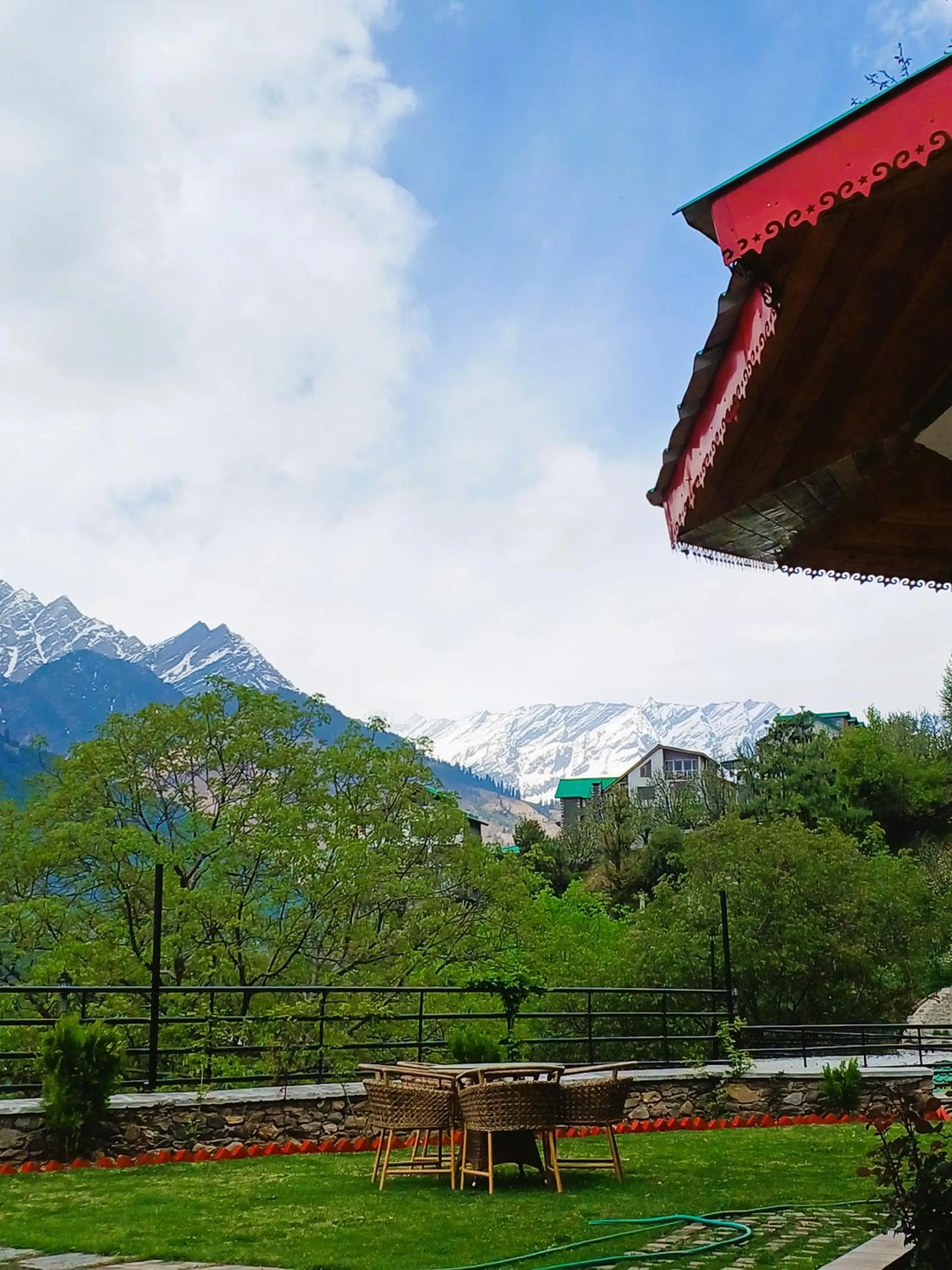 Manuallaya The Resort & Spa