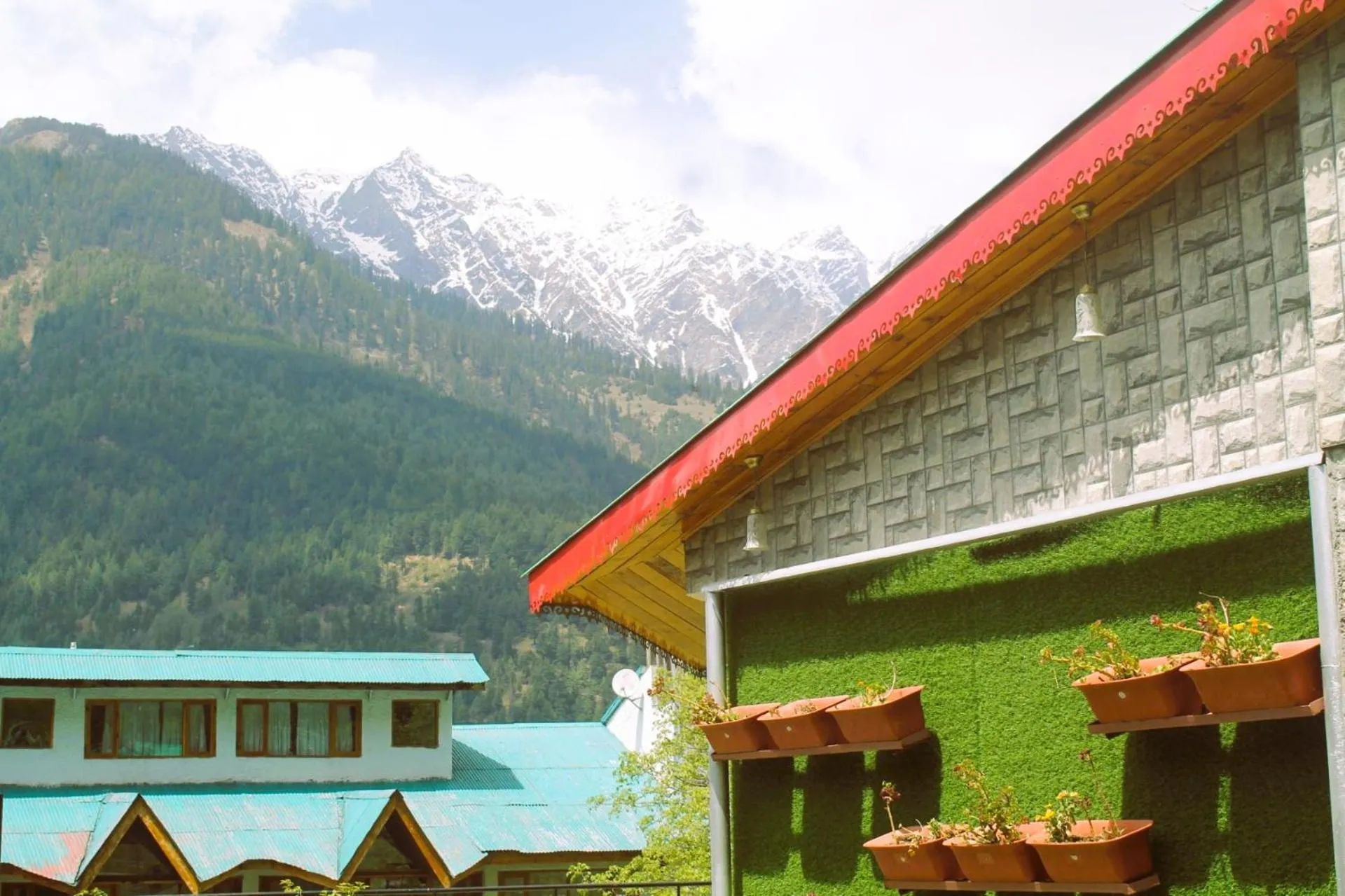 Manuallaya The Resort & Spa