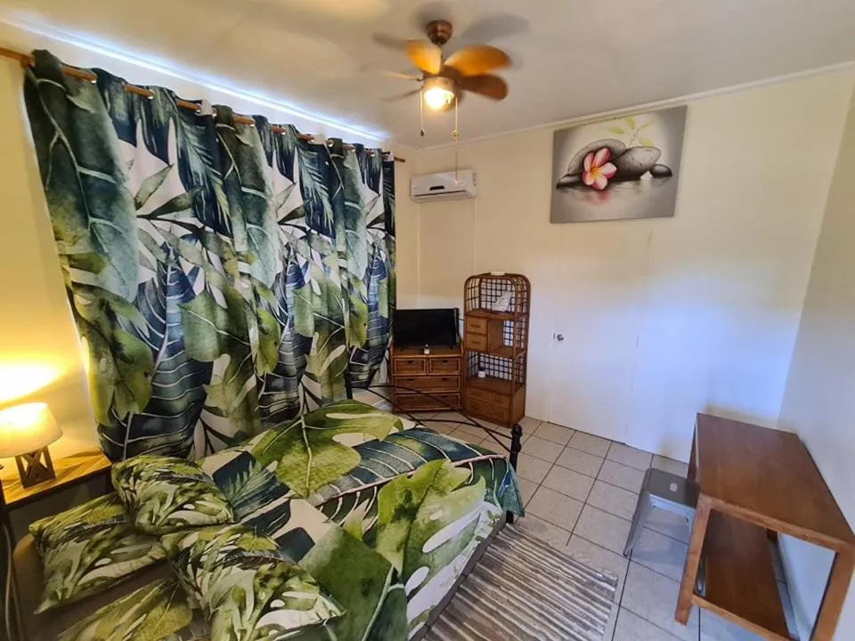 Bed in TEA TAHITI Holidays