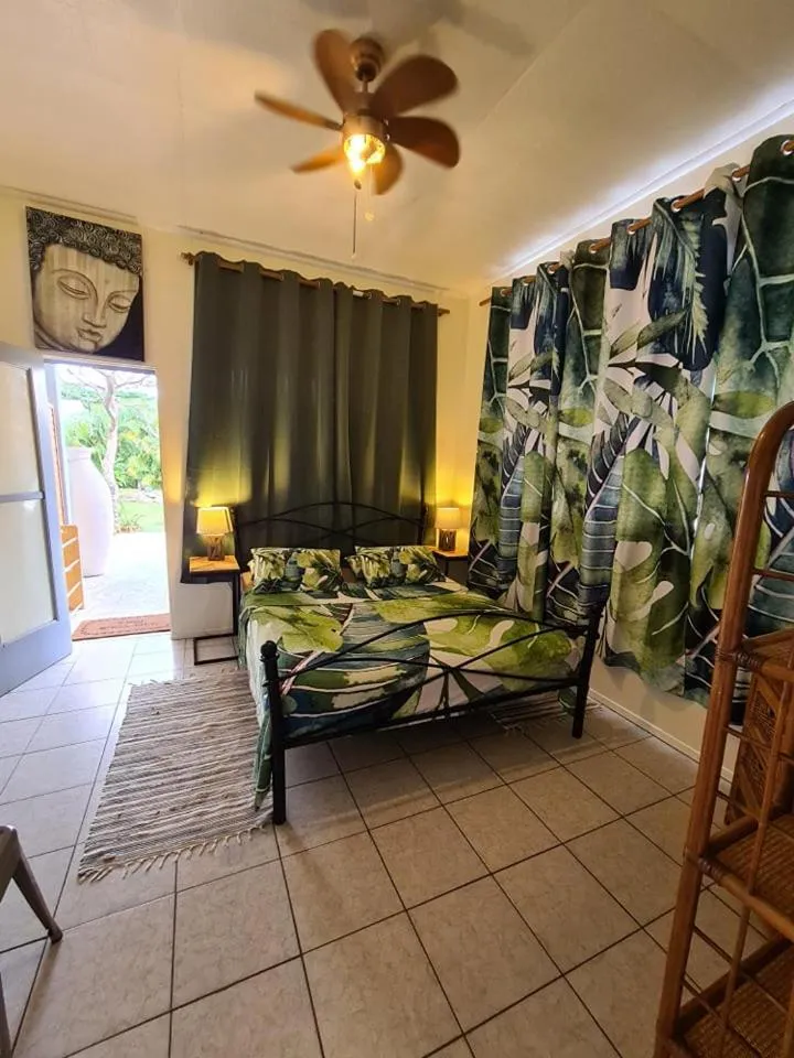 Bed in TEA TAHITI Holidays