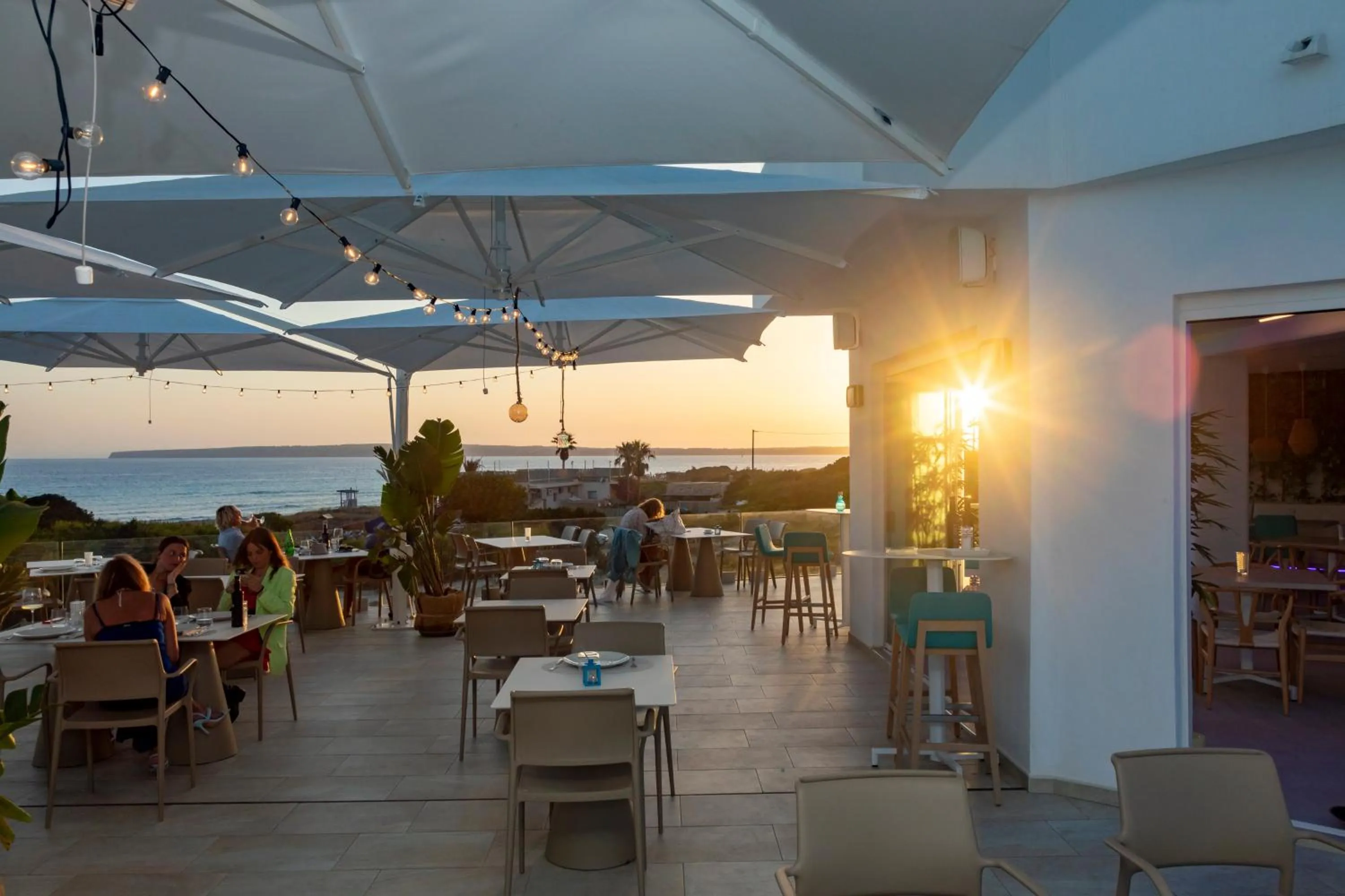 Restaurant/places to eat in Hotel Maysi