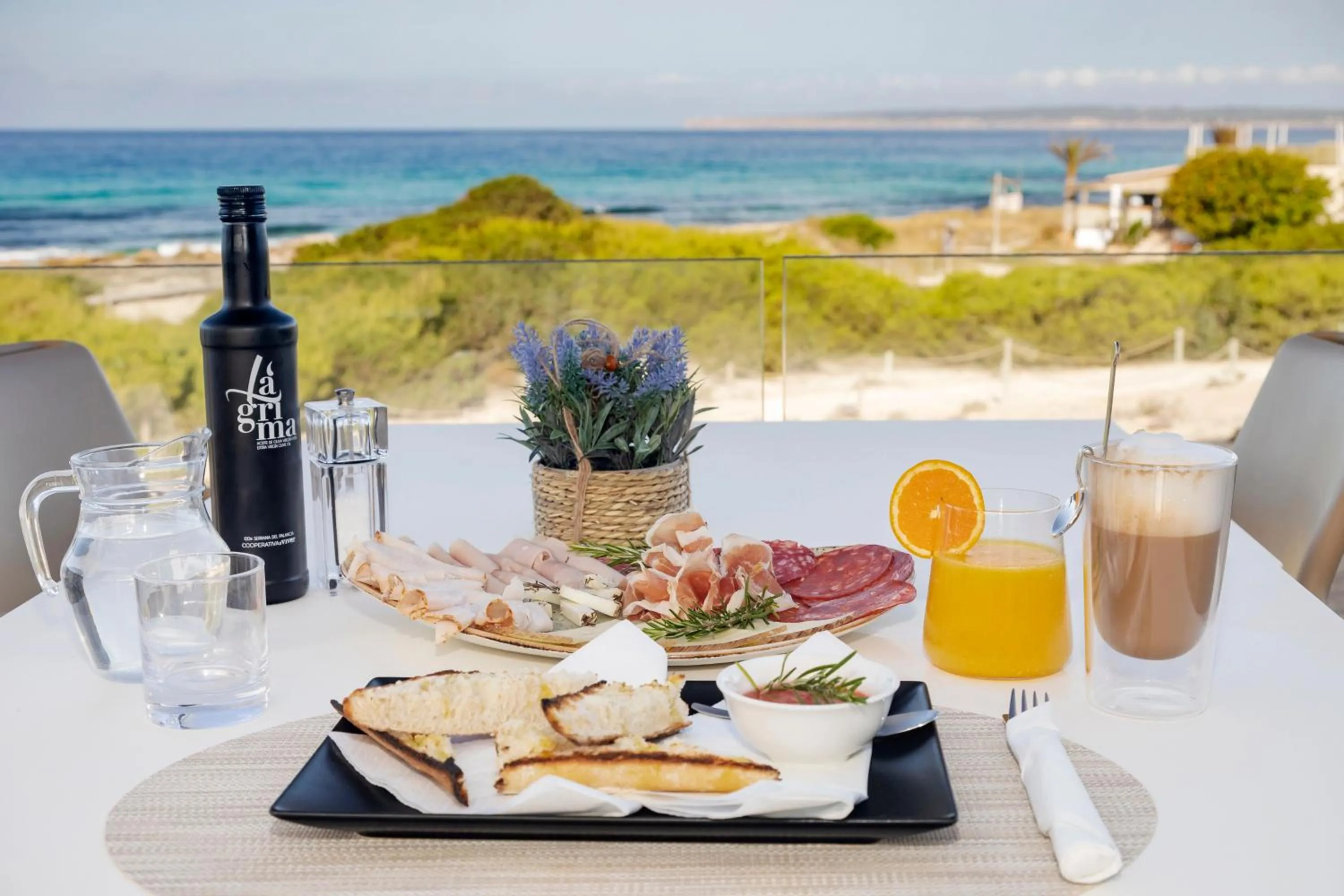 Beach in Hotel Maysi