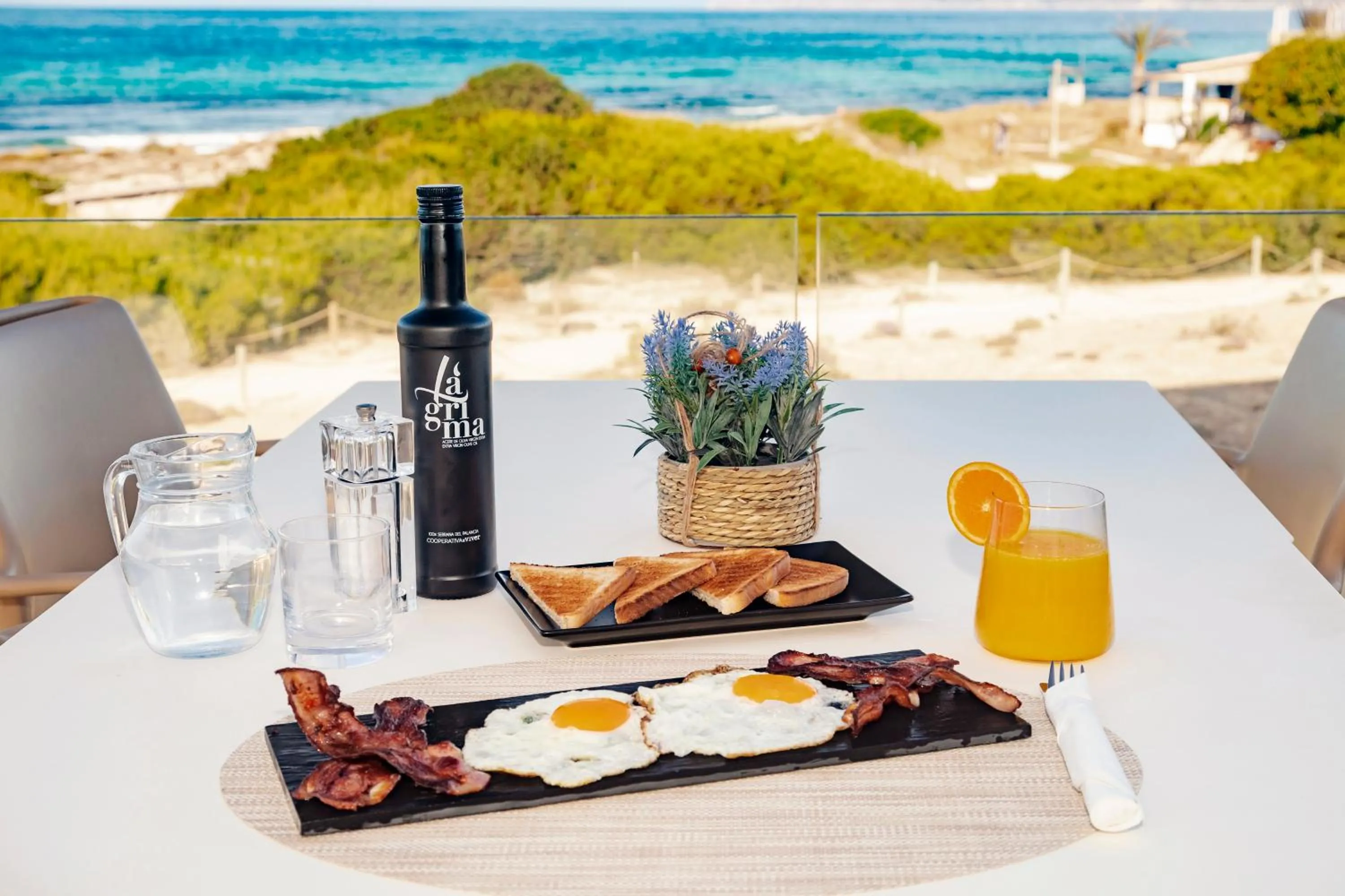 Beach in Hotel Maysi