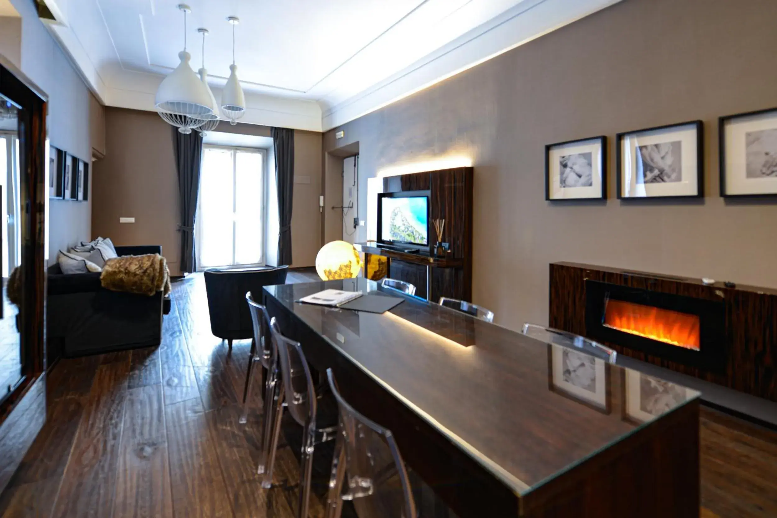 Deluxe Three-Bedroom Apartment - Babuino in Easydomus Rome Deluxe Three-Bedroom Apartment - Babuino in Easydomus Rome