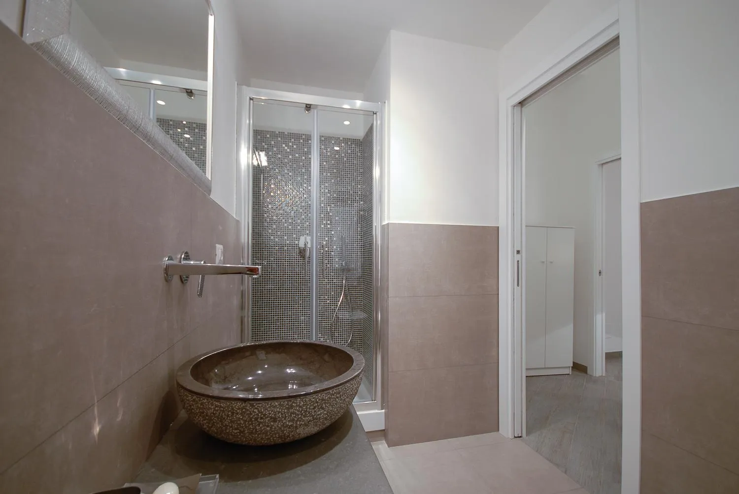 Shower in Easydomus Rome