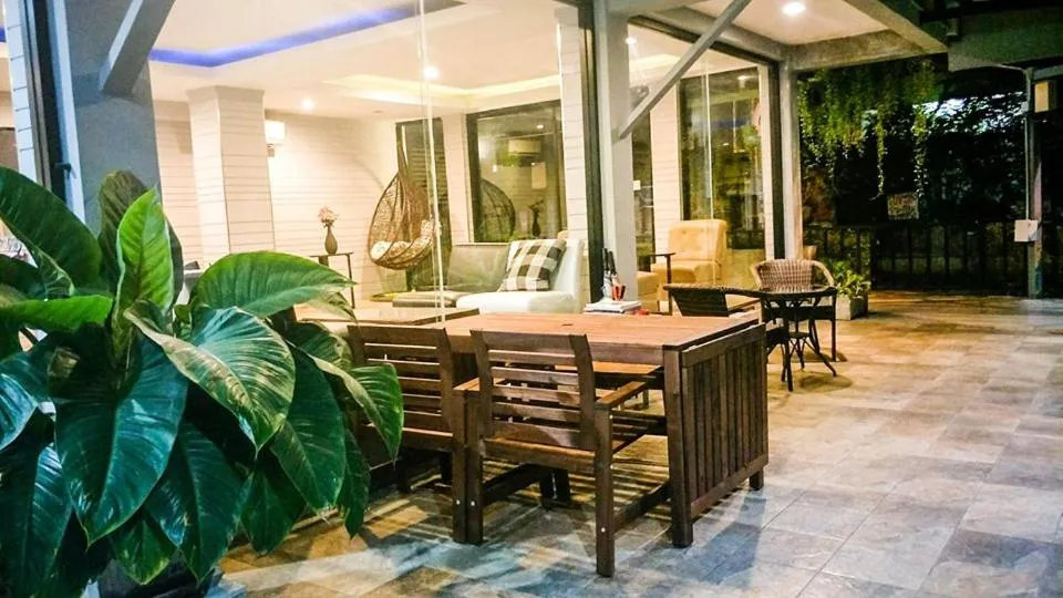 Seating area in Petchsiri Boutique Hotel เพชรสิริ บูทิค