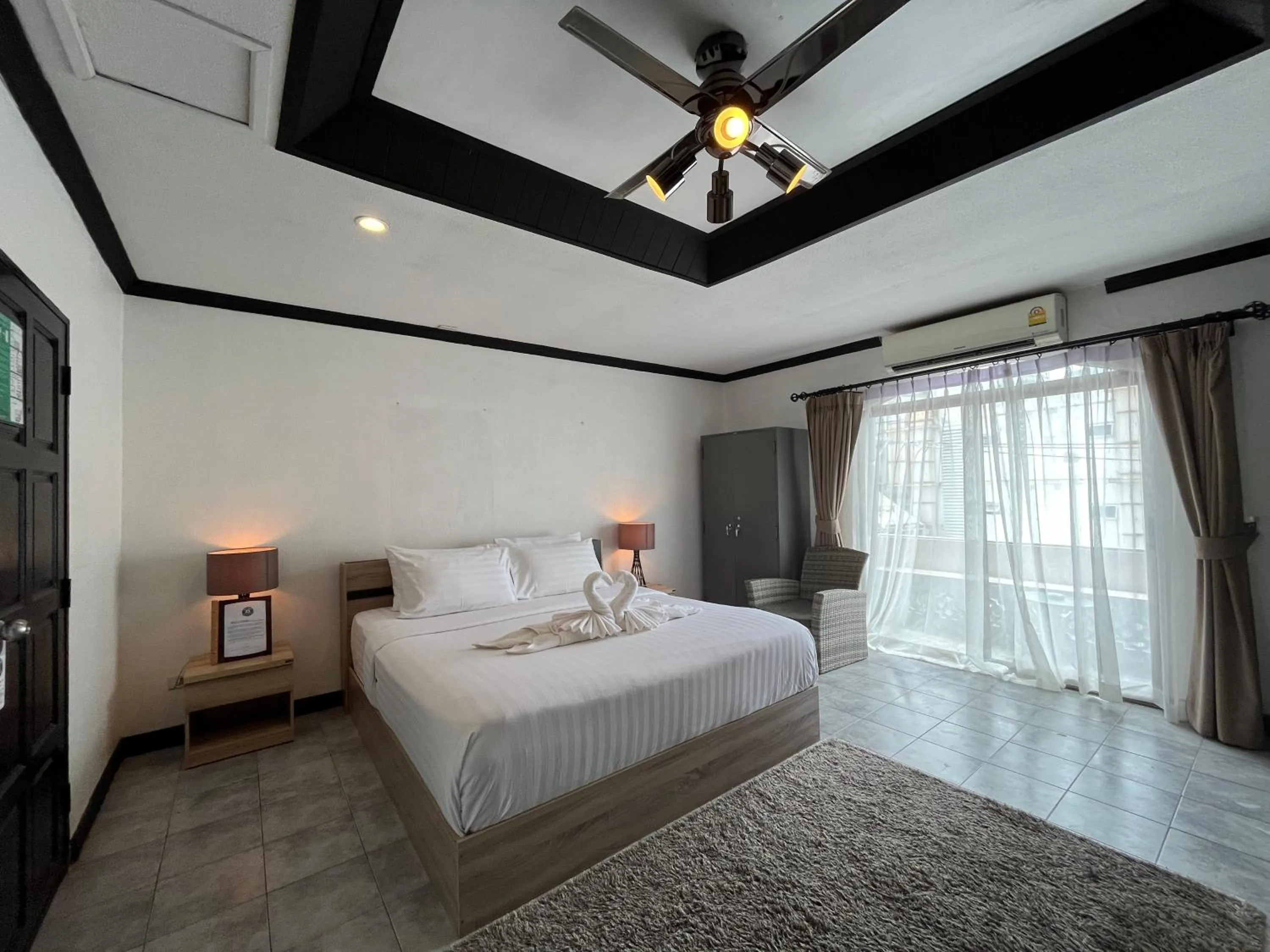 Bedroom, Bed in Big Boys' Bed & Burger - Patong Beach