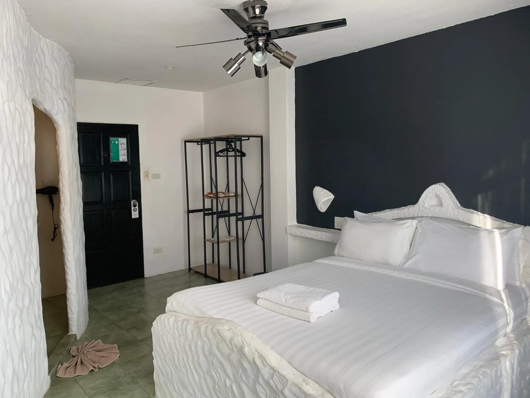 Bed in Big Boys' Bed & Burger - Patong Beach