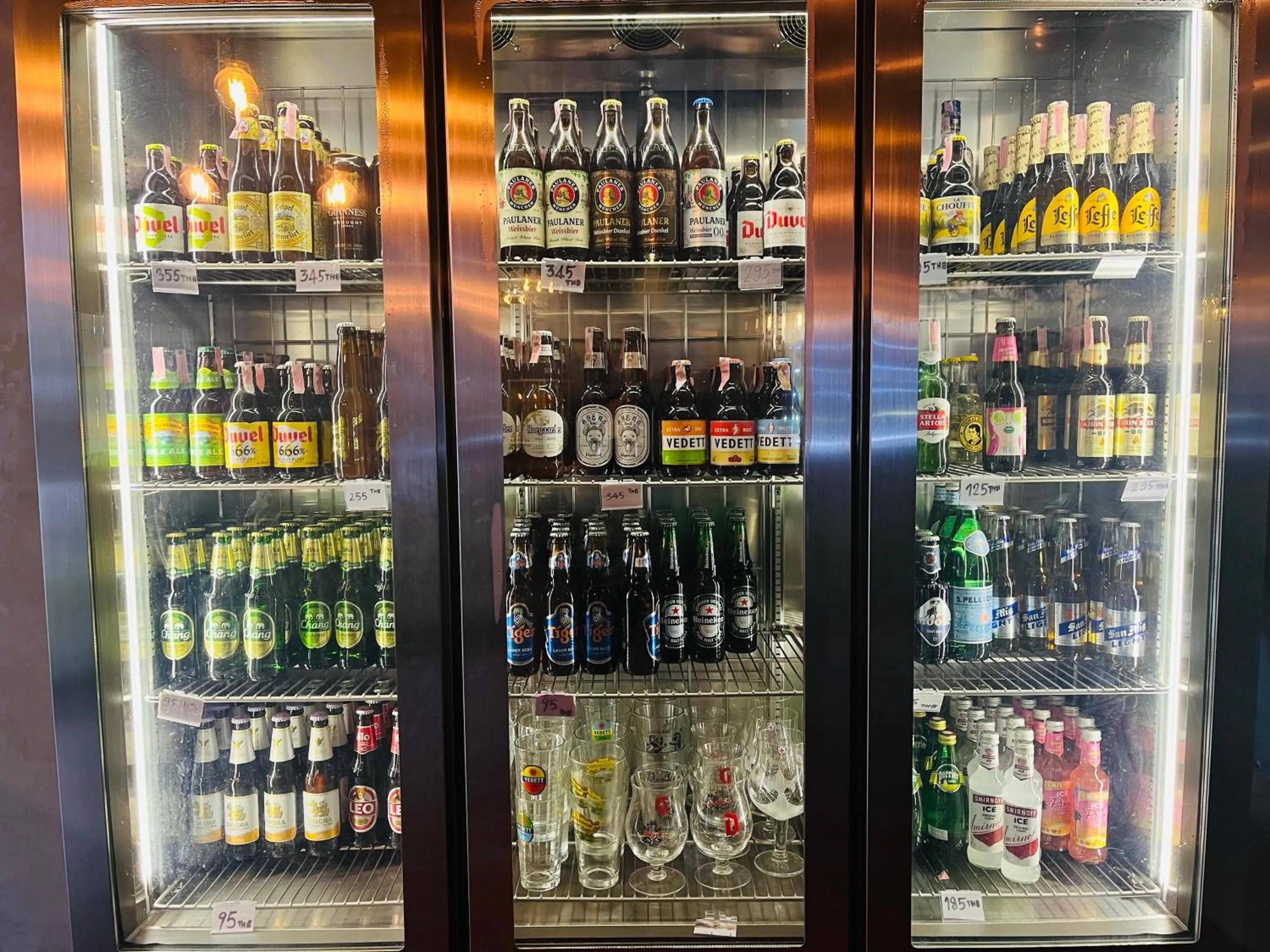 Lounge or bar in Big Boys' Bed & Burger - Patong Beach