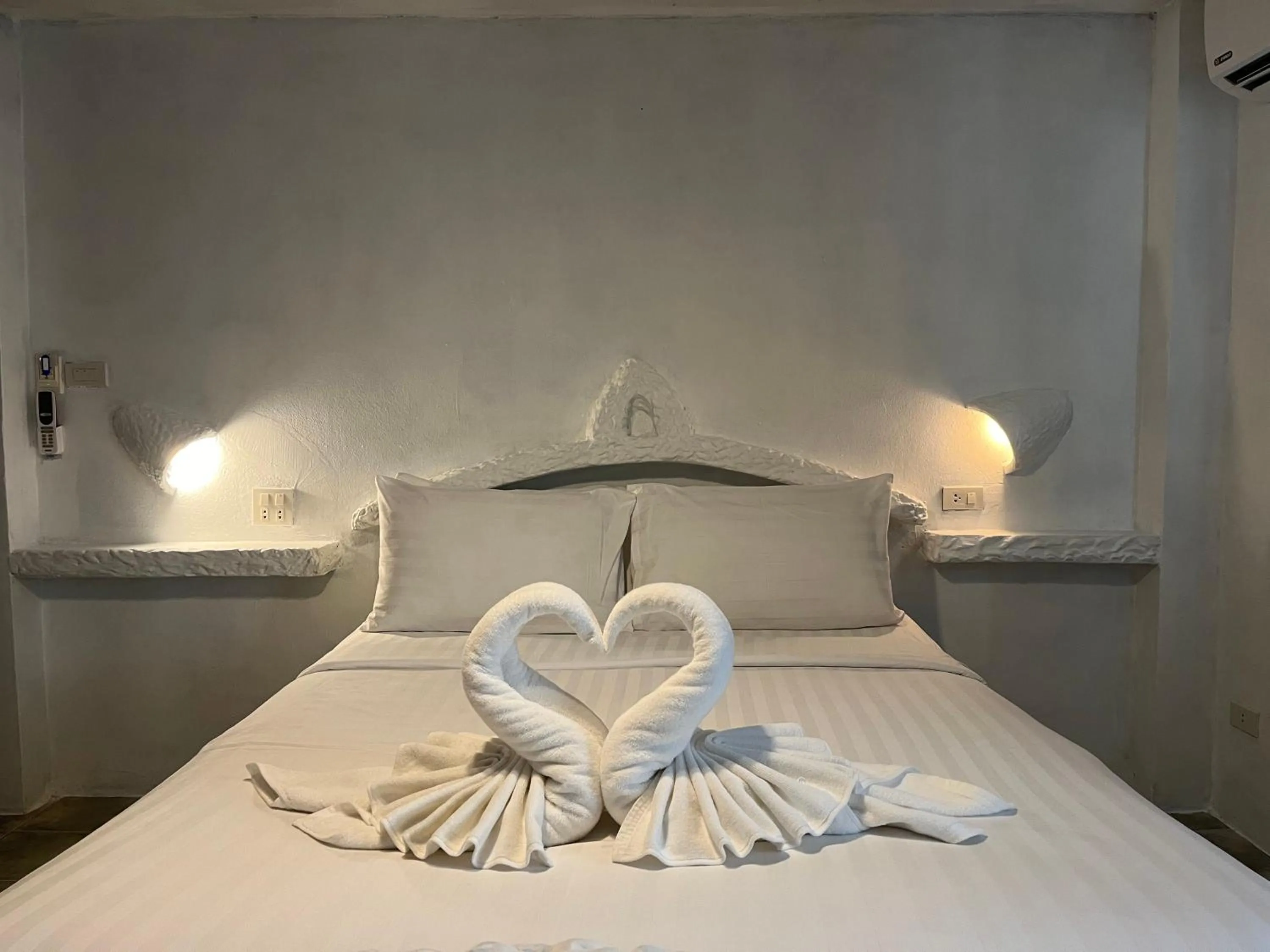 Bedroom, Bed in Big Boys' Bed & Burger - Patong Beach