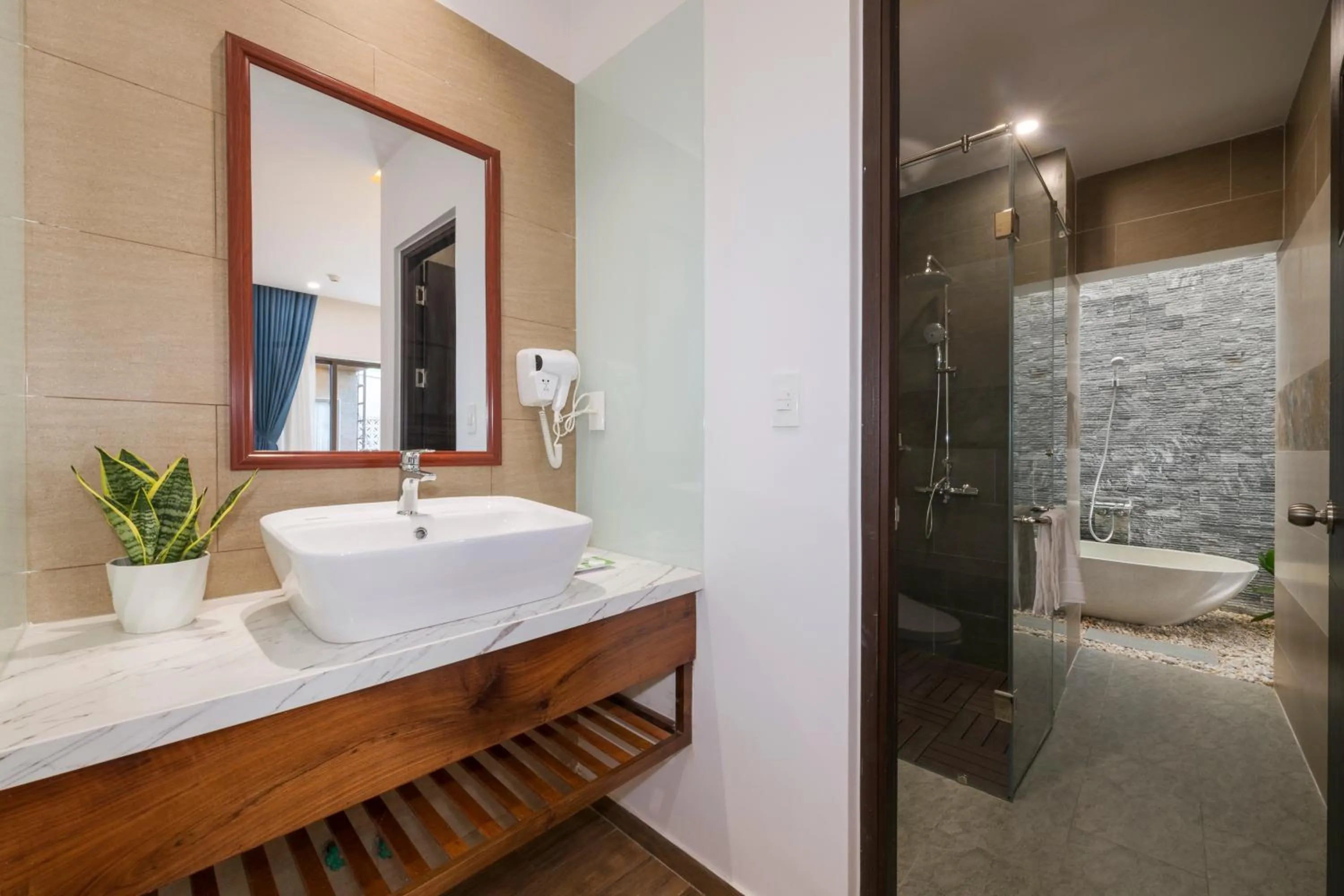 Shower in December Hoi An Villa