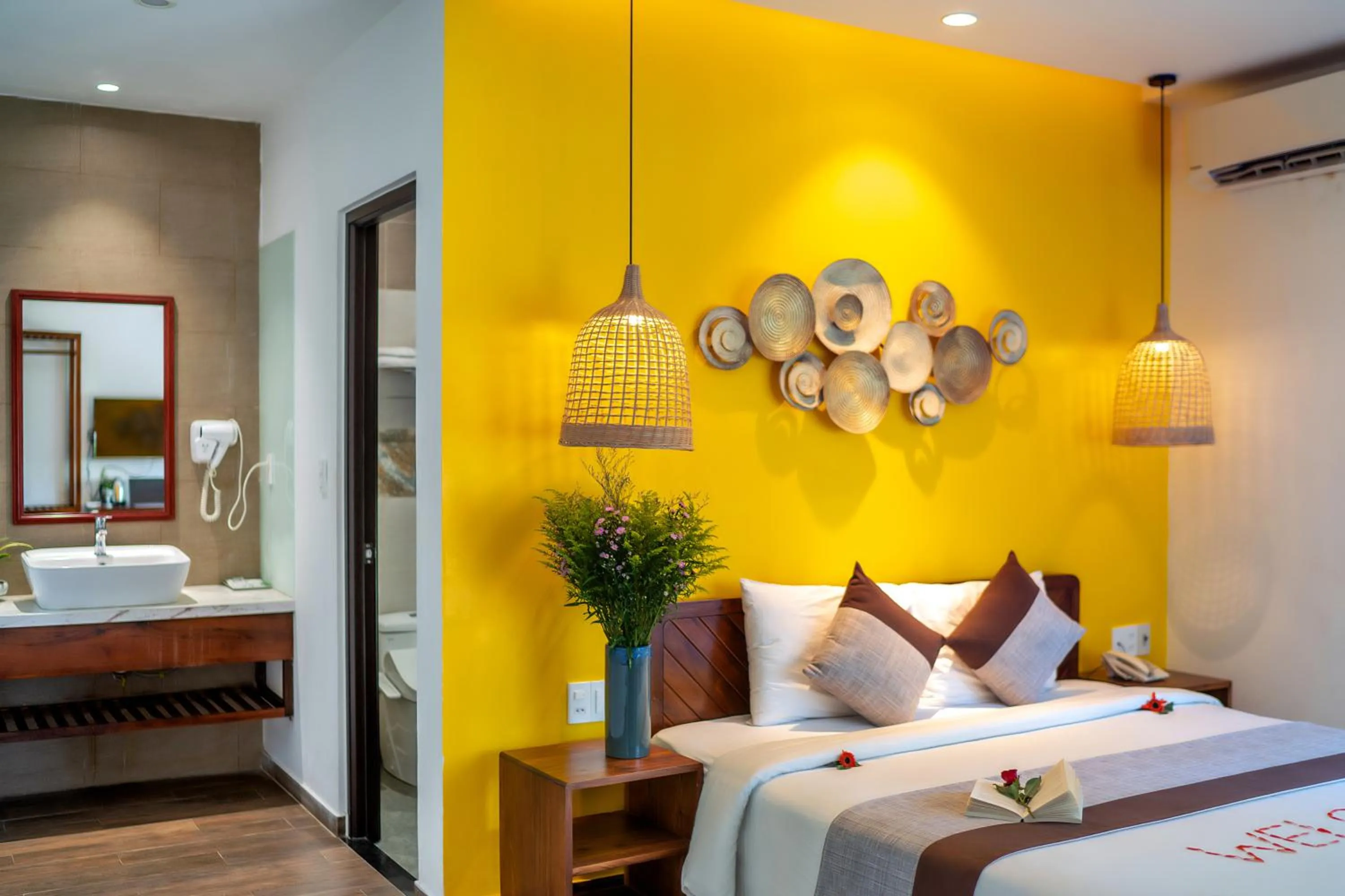 Bedroom, Bed in December Hoi An Villa