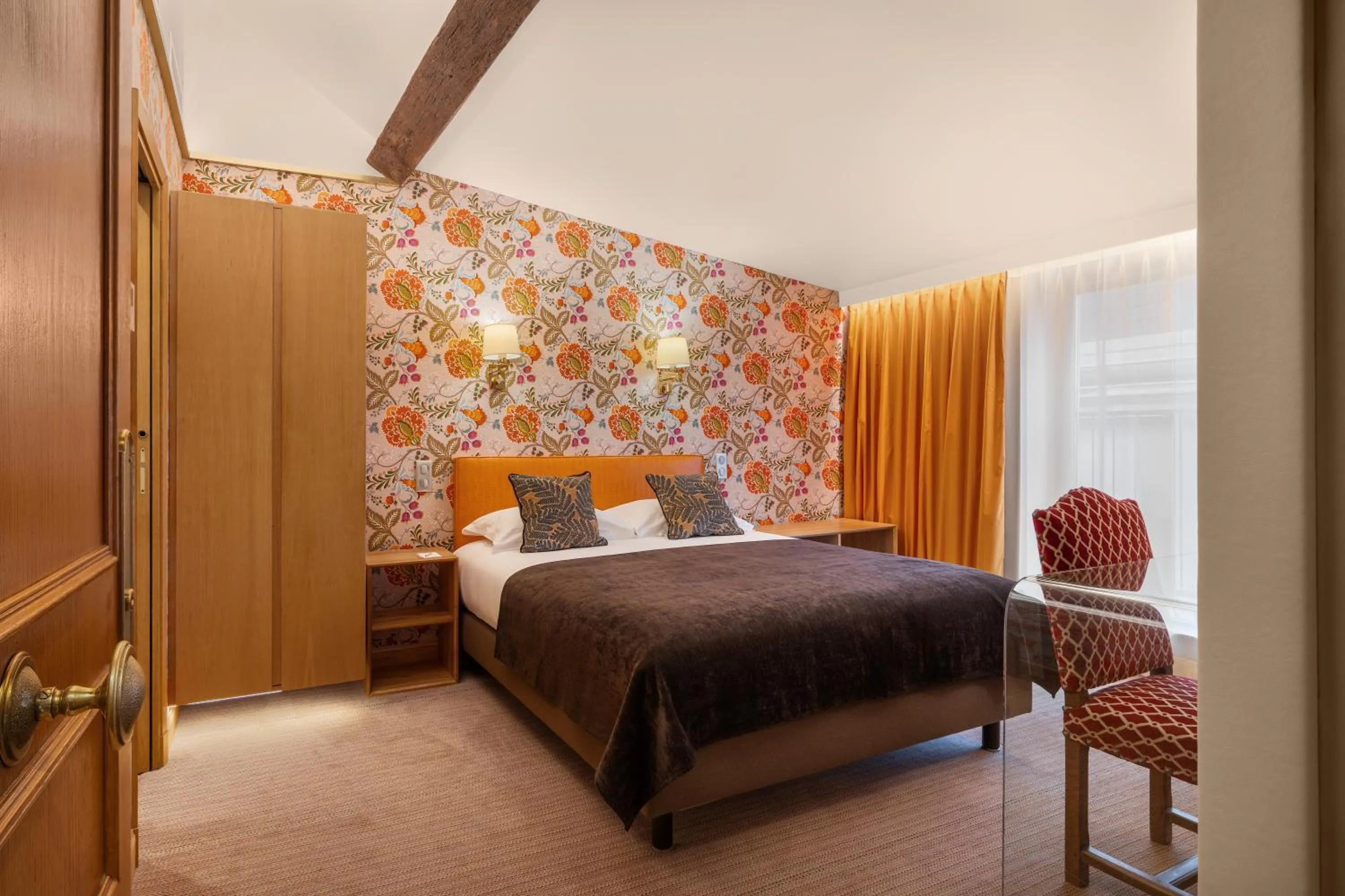 Bedroom, Bed in Hôtel Saint-Paul Rive-Gauche